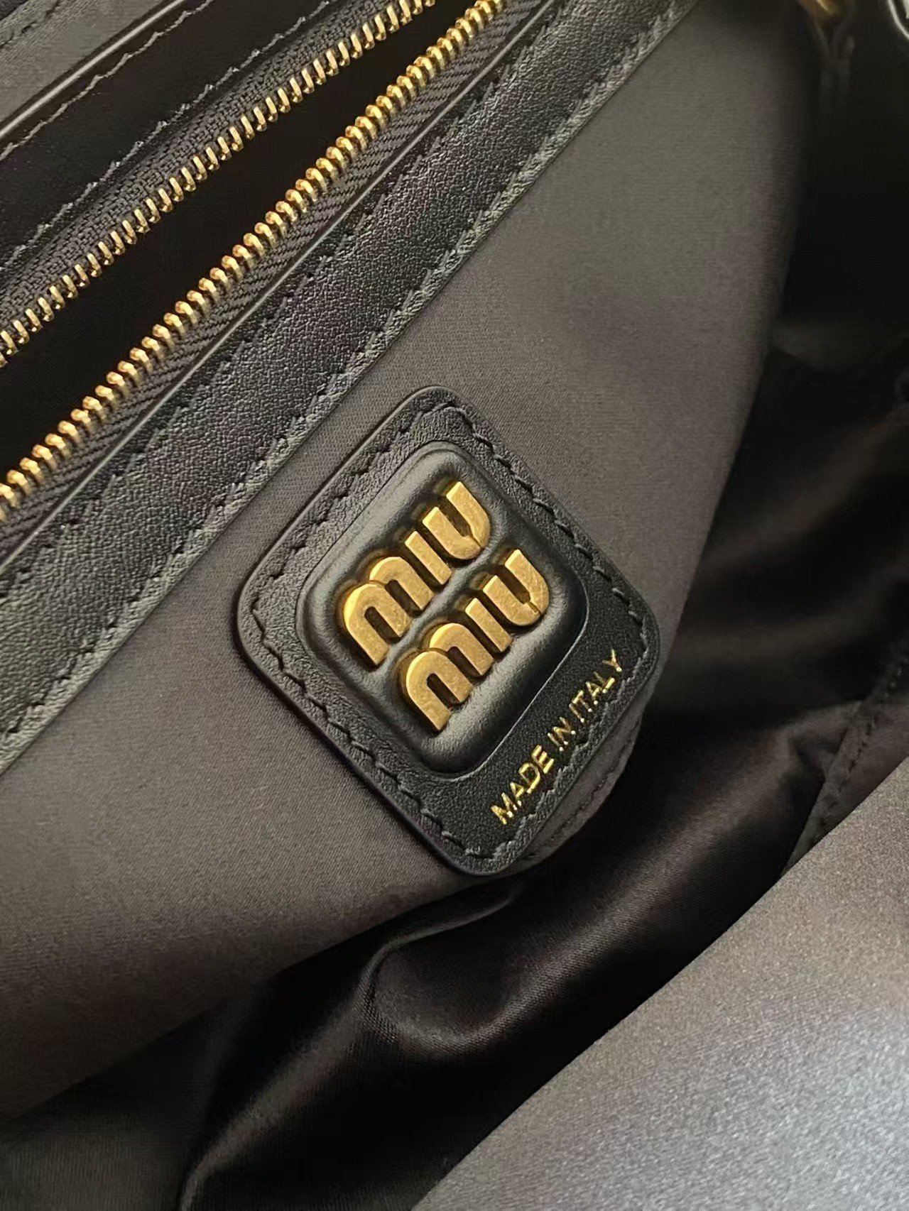 Miu Miu Black Beau Leather Bag L121601 - Image 5