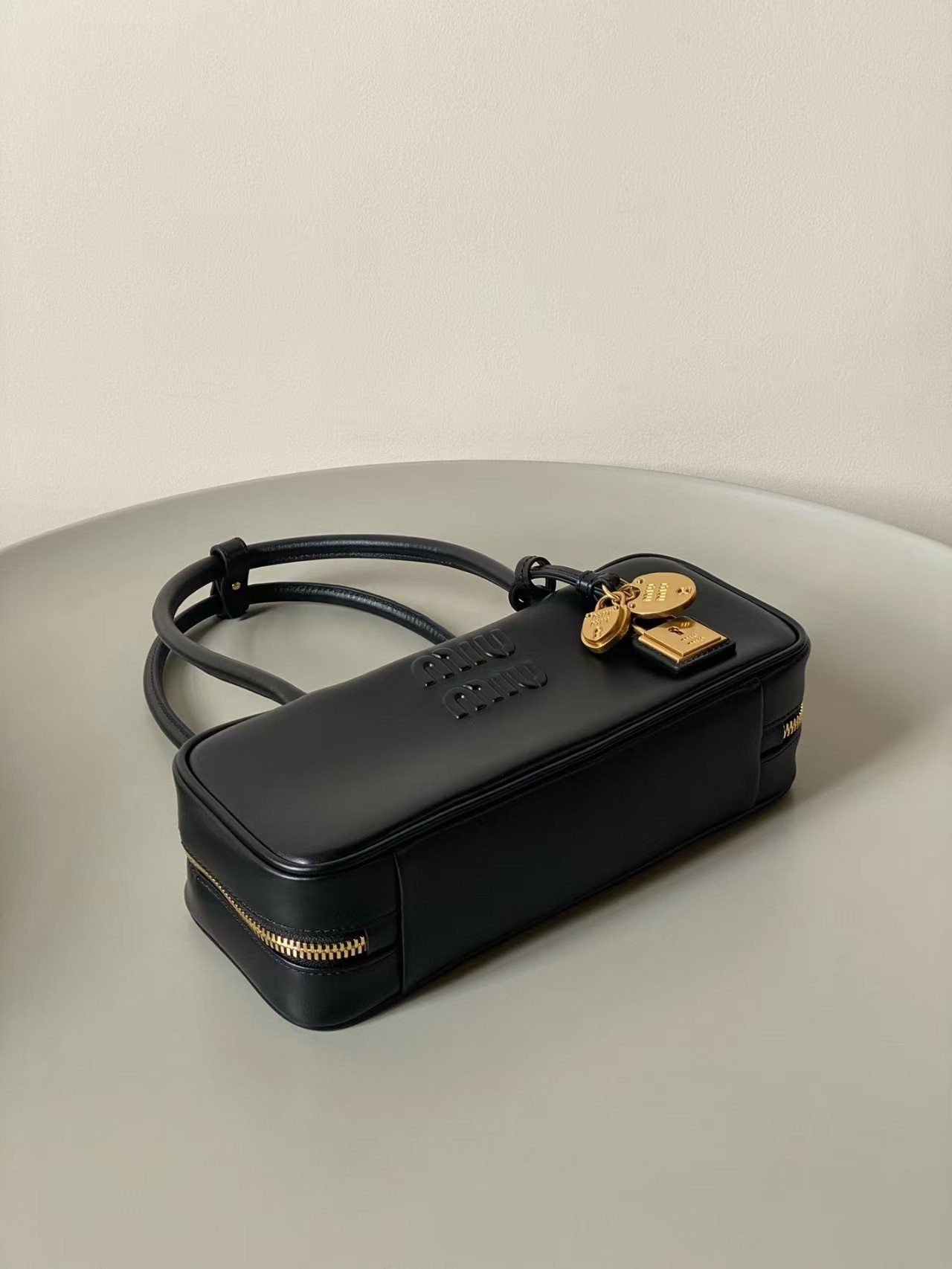 Miu Miu Black Beau Leather Bag L121601 - Image 3