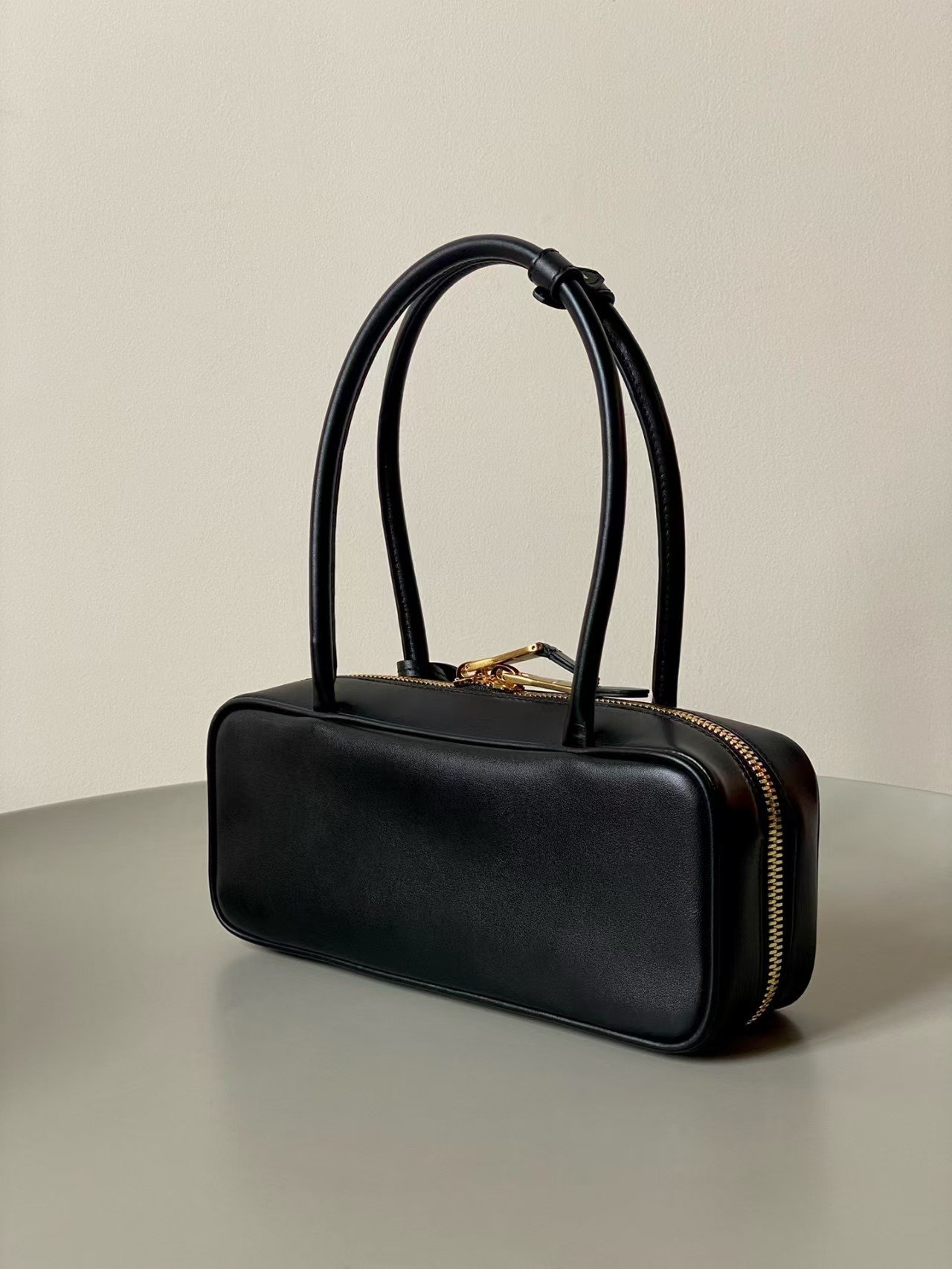 Miu Miu Black Beau Leather Bag L121601 - Image 4