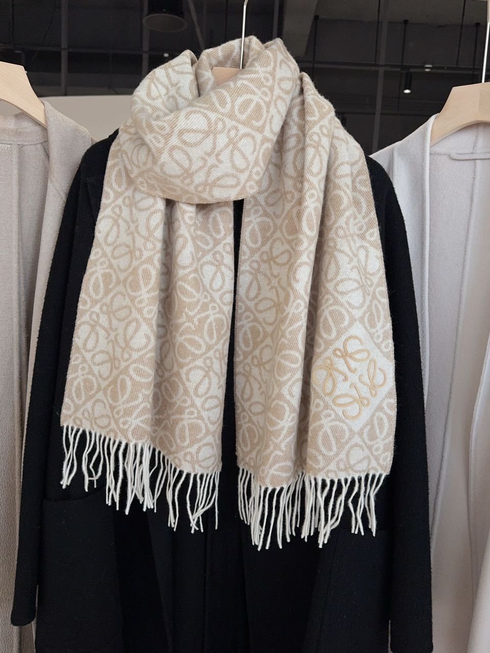 Loewe Anagram scarf in wool and cashmere W6011701 - Image 2