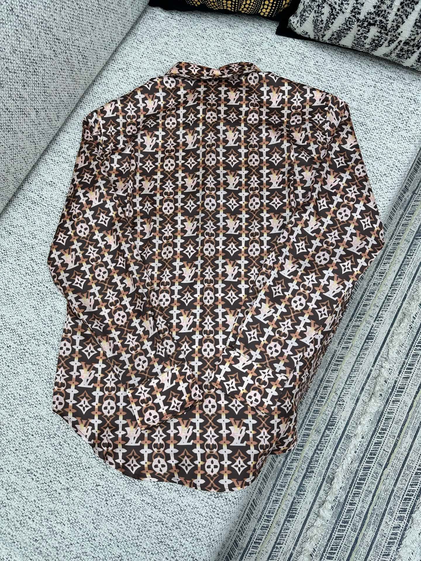 LV Printed Long-Sleeved Shirt M6010505 - Image 5