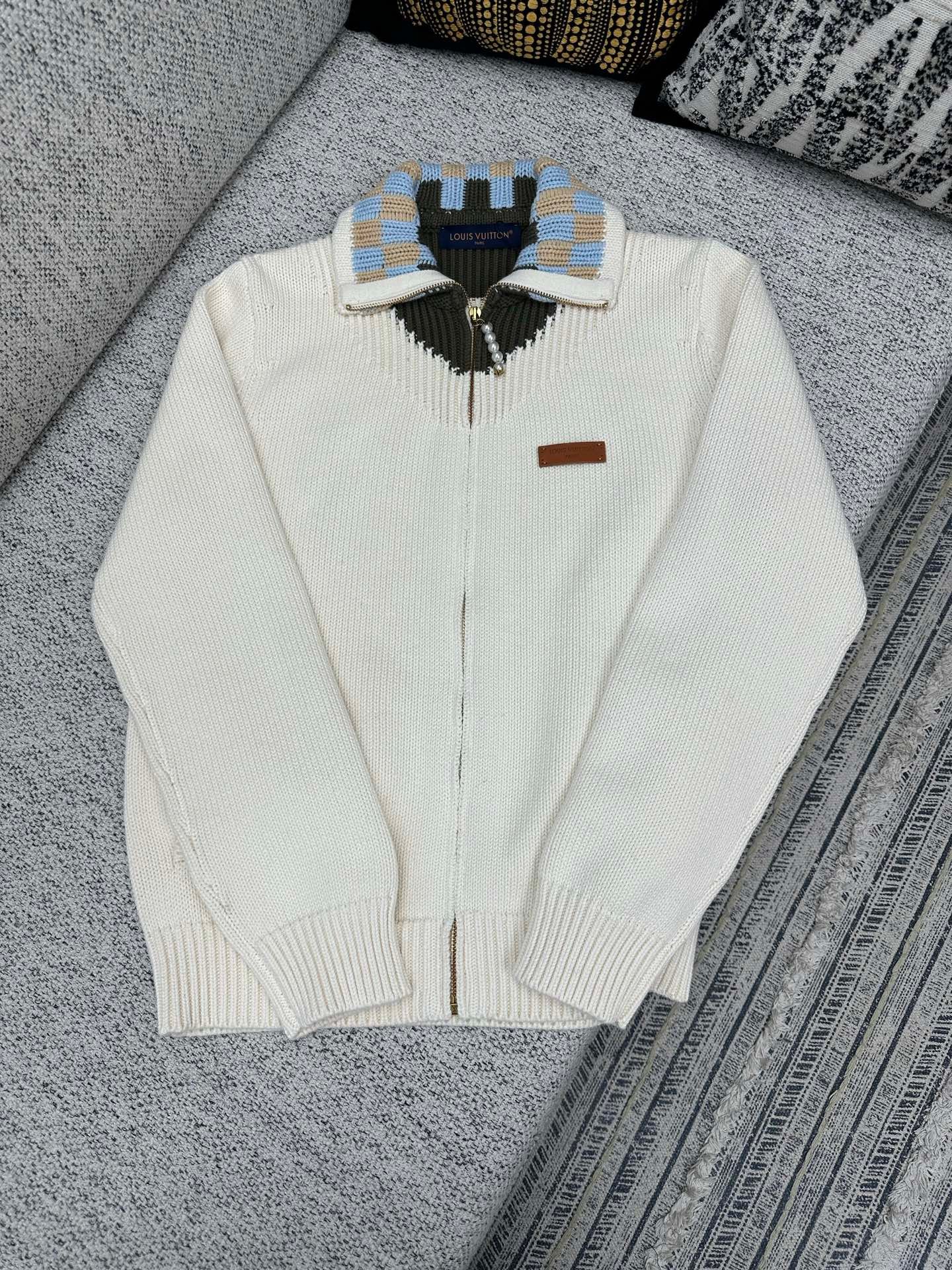 LV Zipper Embroidered Sweatshirt M6010708