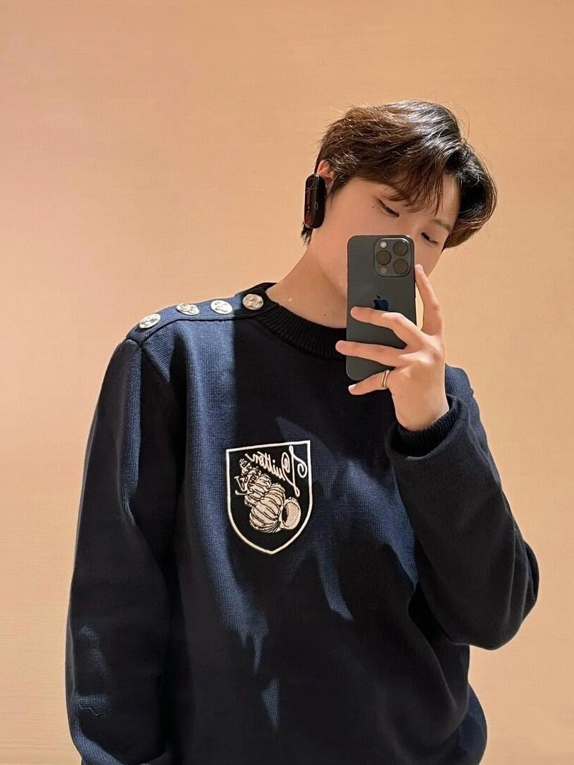 Louis Vuitton navy blue sweater M6010902 - Image 10