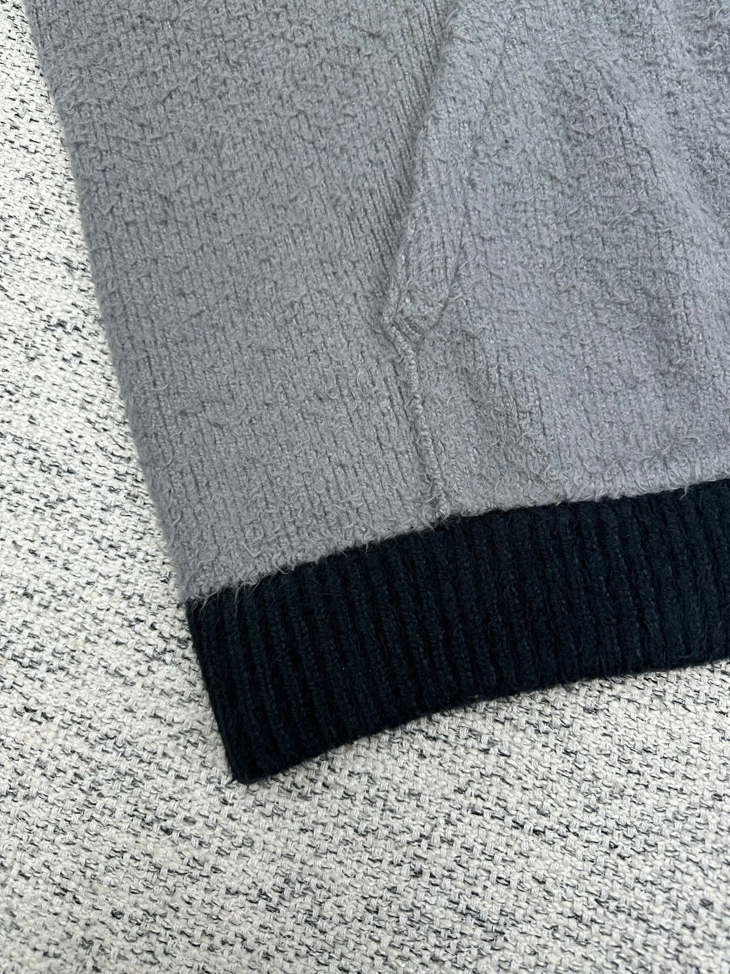 Balenciaga Men's Fluffy Zip-up Hoodie M6011404 - Image 7
