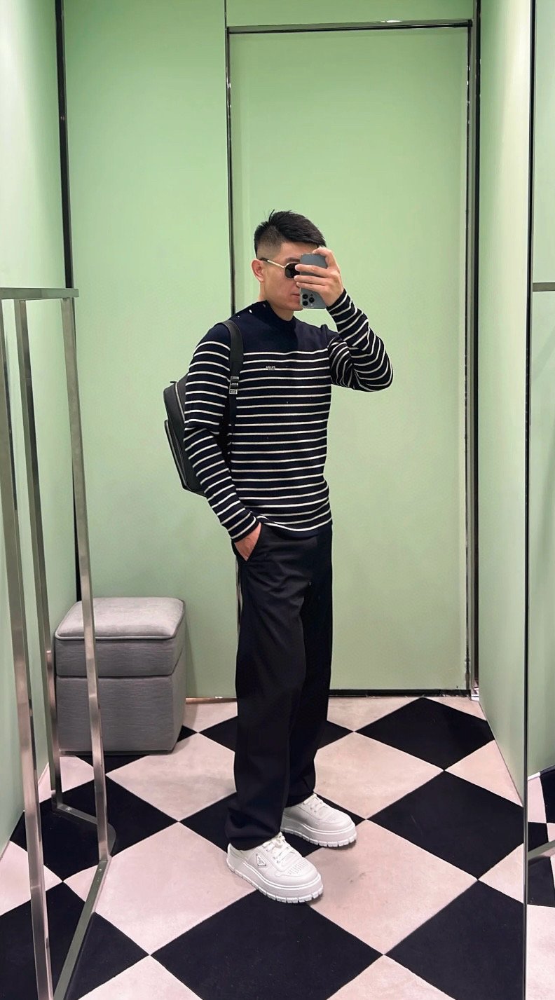 Prada Crew neck wool knit sweater M6011501 - Image 10