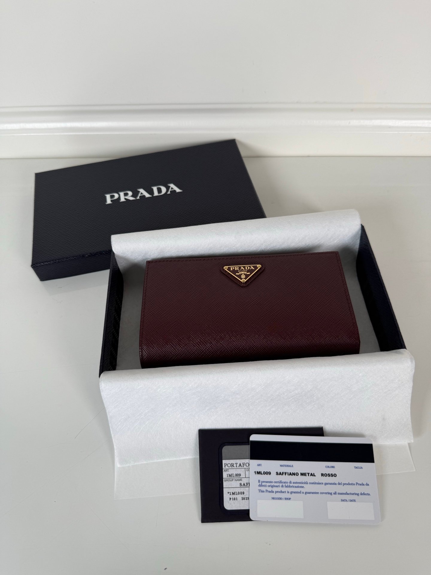 Prada leather wallet B6011507