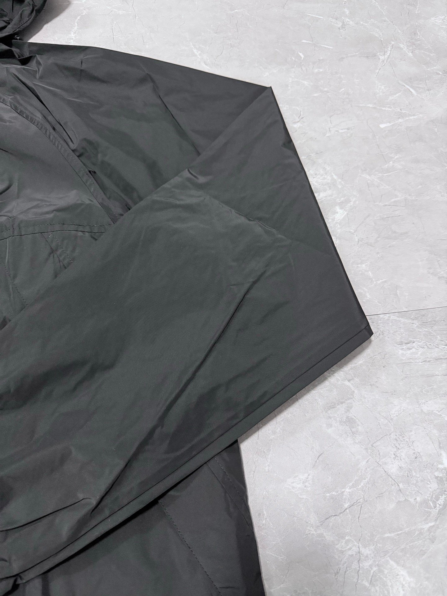 Burberry hooded coat M6011505 - Image 4