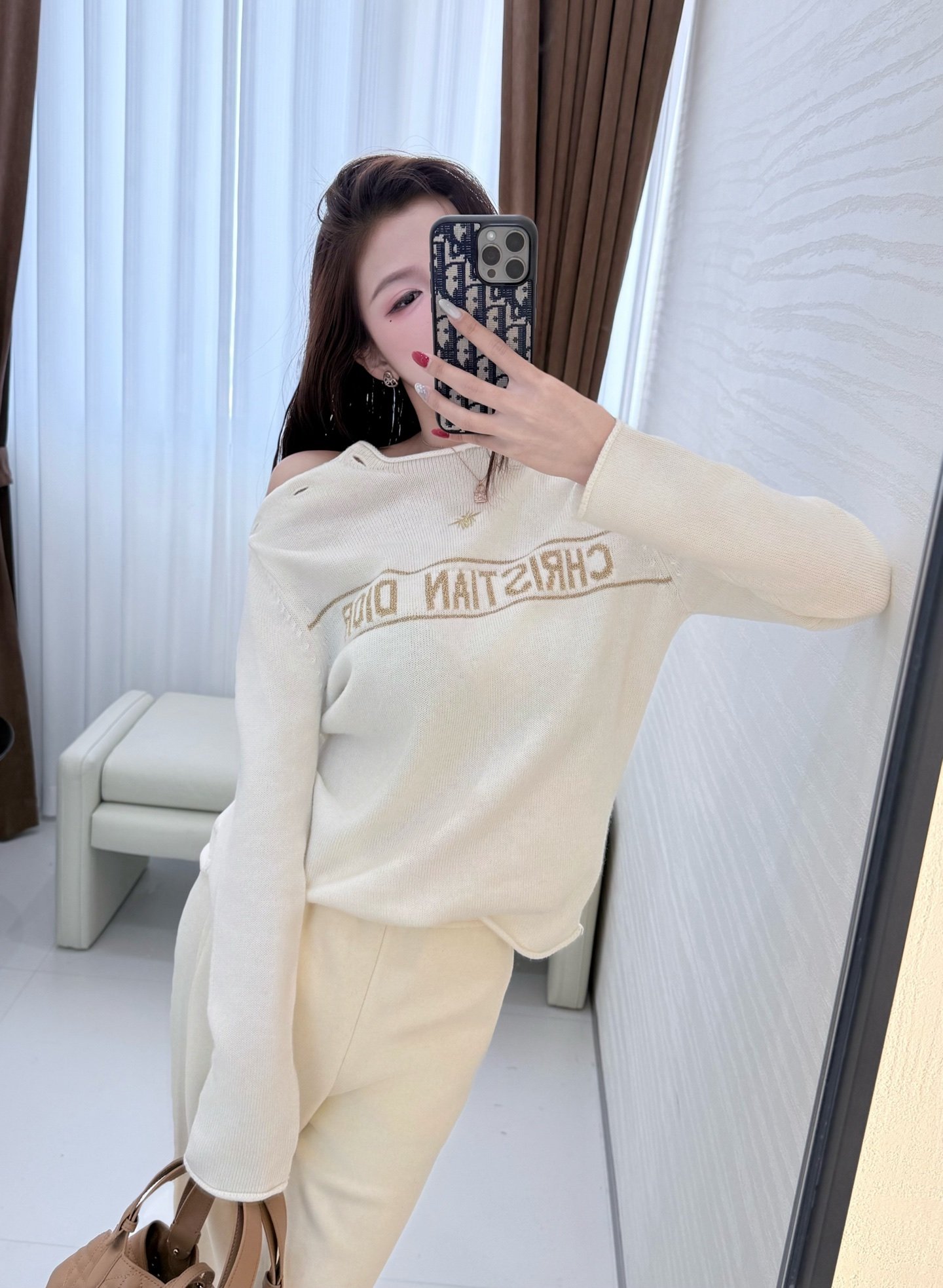 Dior Sweater Ecru and Gold-Tone Cashmere-Blend Knit W6011901 - Image 9