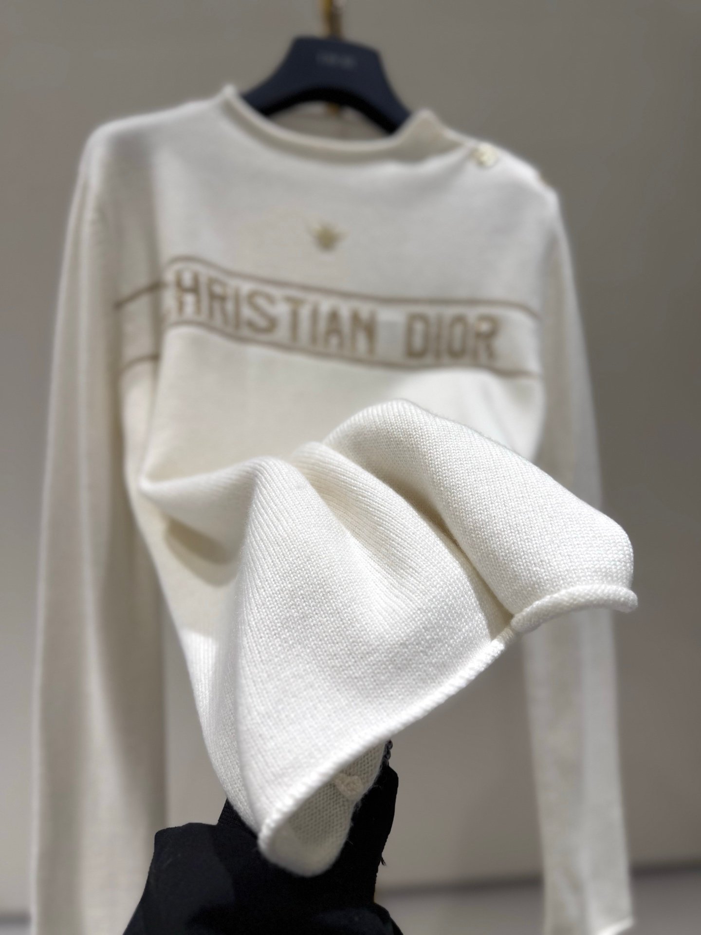 Dior Sweater Ecru and Gold-Tone Cashmere-Blend Knit W6011901 - Image 6