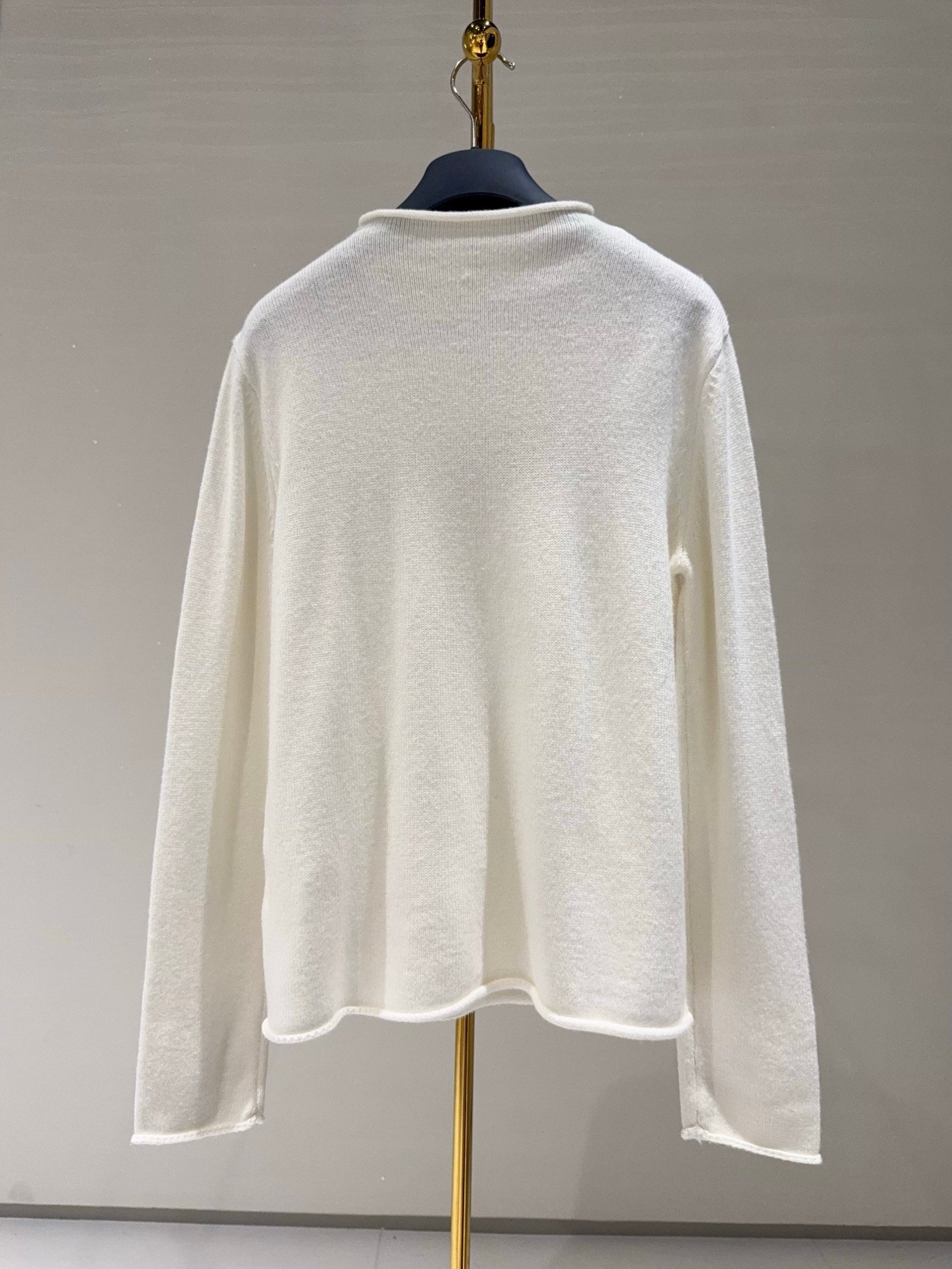Dior Sweater Ecru and Gold-Tone Cashmere-Blend Knit W6011901 - Image 8