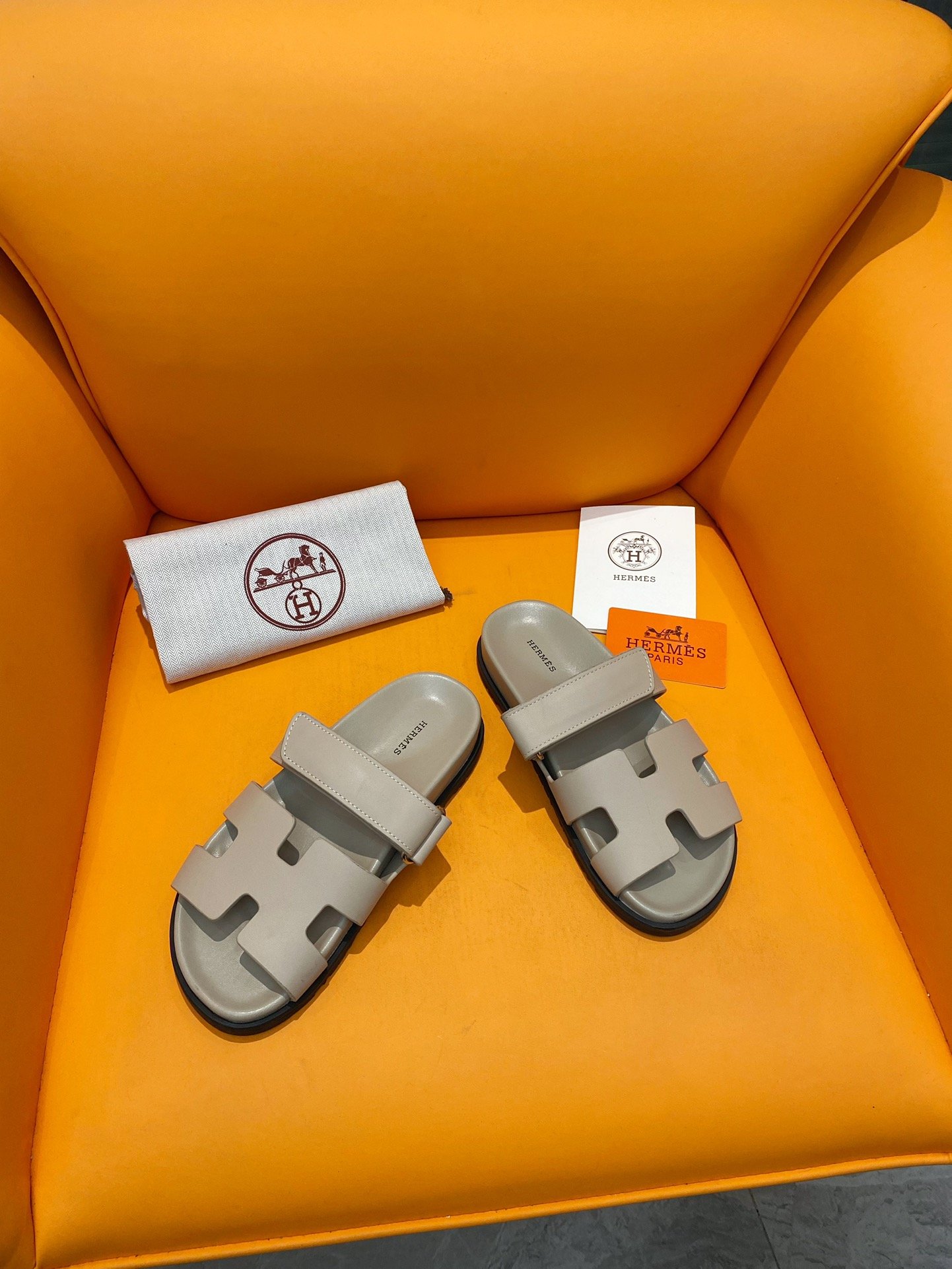 Hermès Chypre sandal B6011904 - Image 2