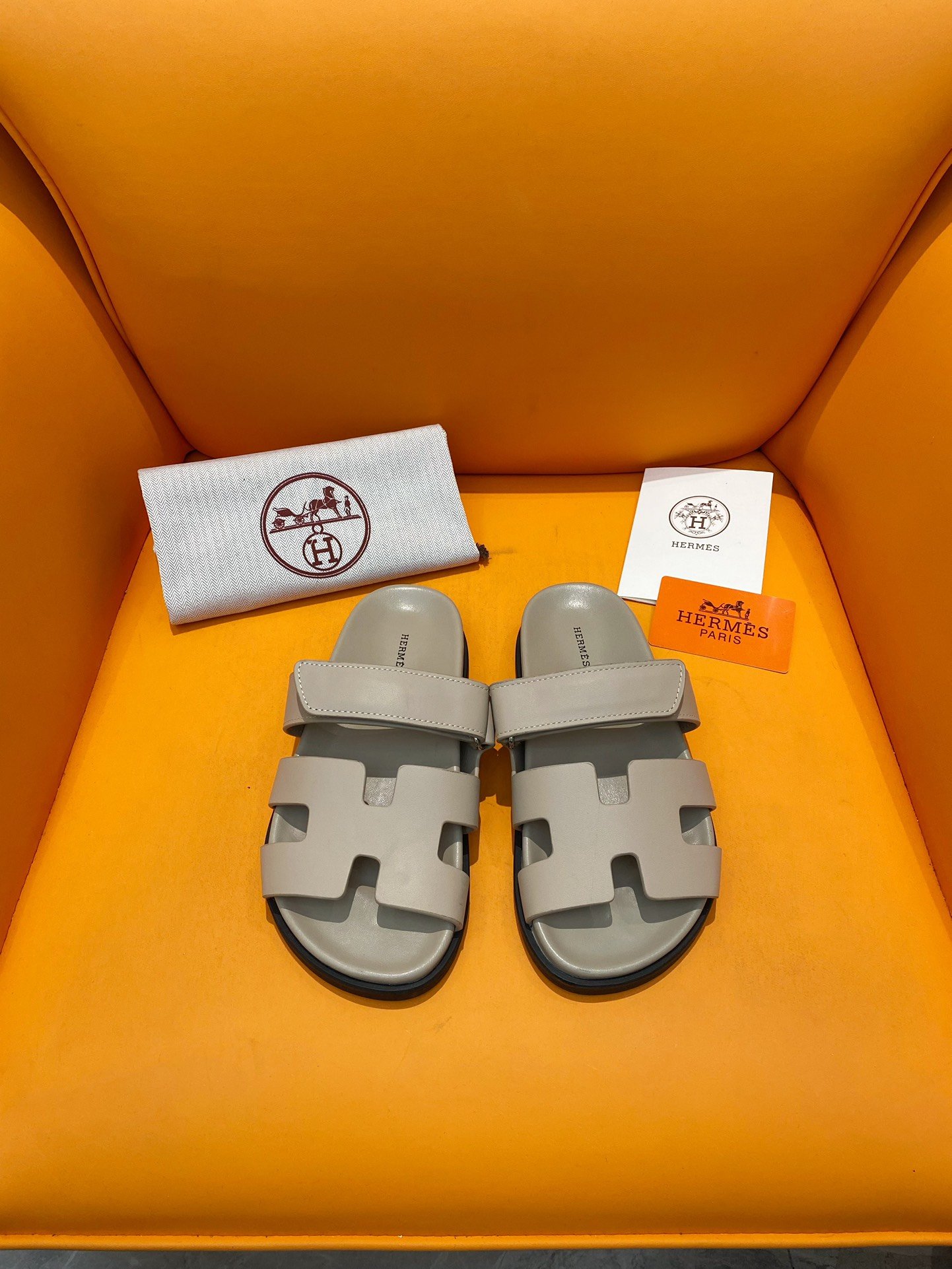 Hermès Chypre sandal B6011904 - Image 3
