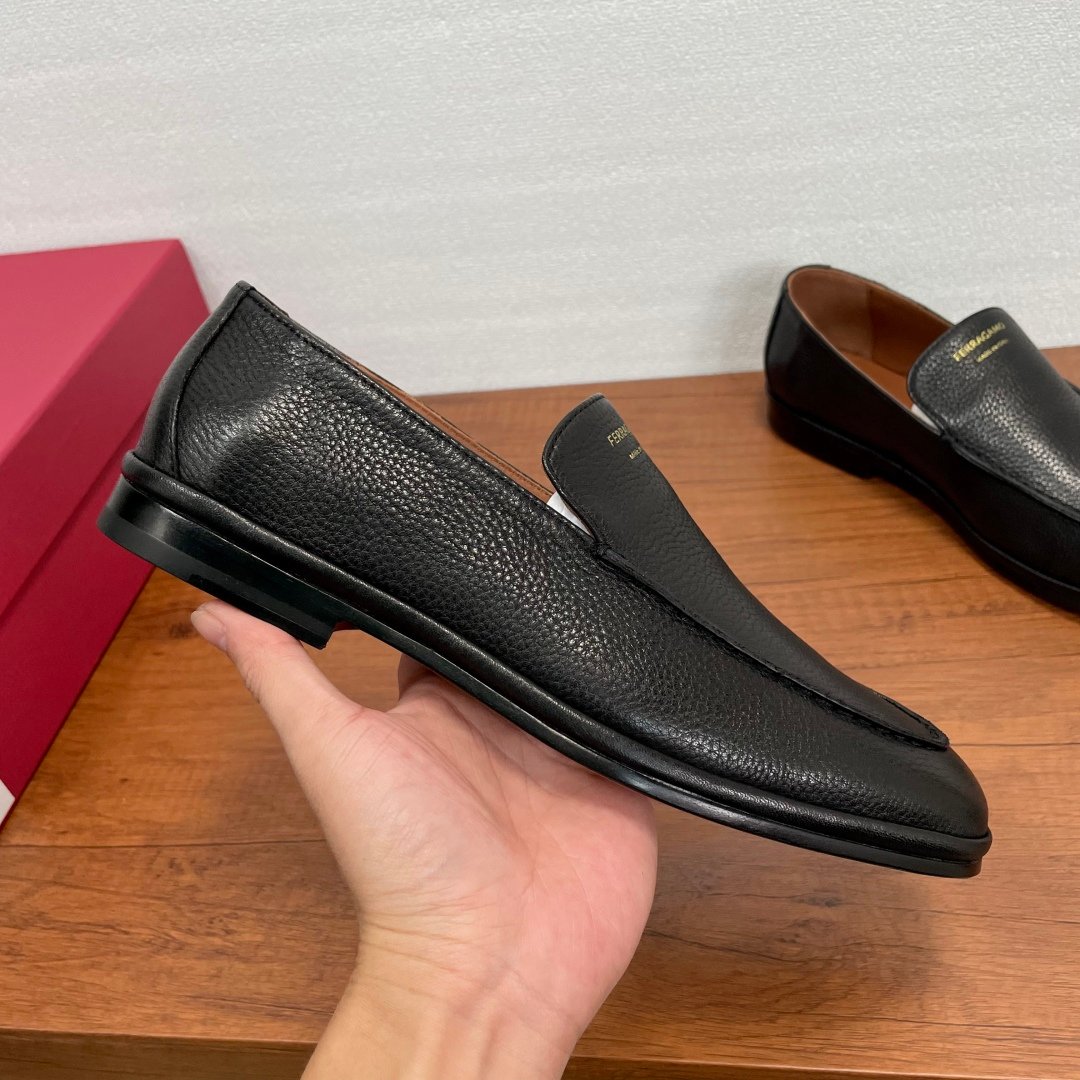 Ferragamo leather one-piece loafers B6012003 - Image 10