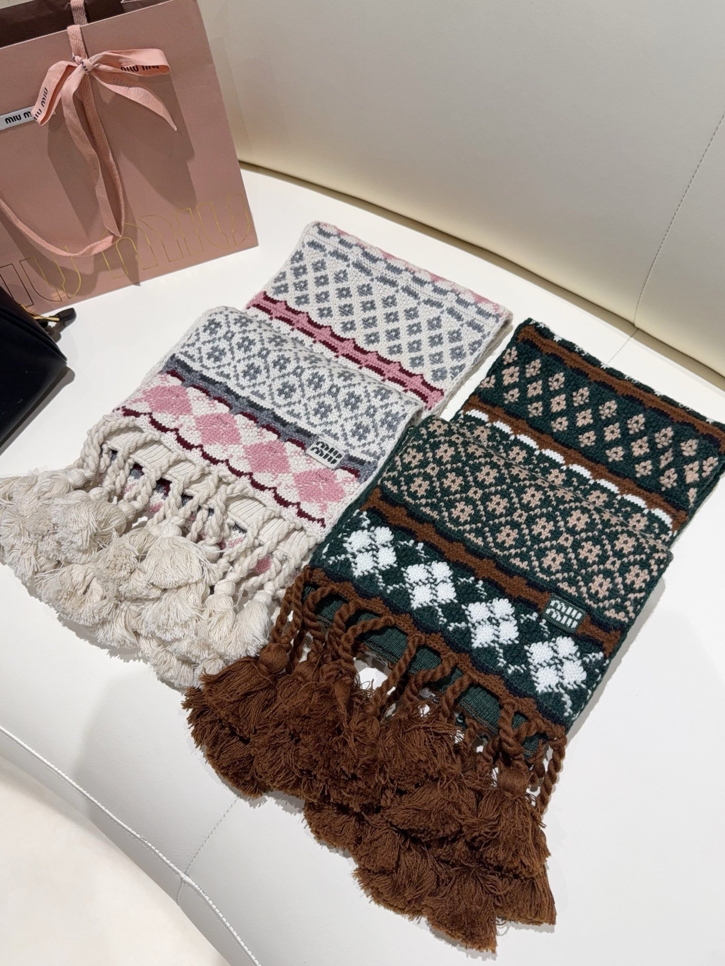 Miu Miu wool and cashmere blend scarf W6012101 - Image 5