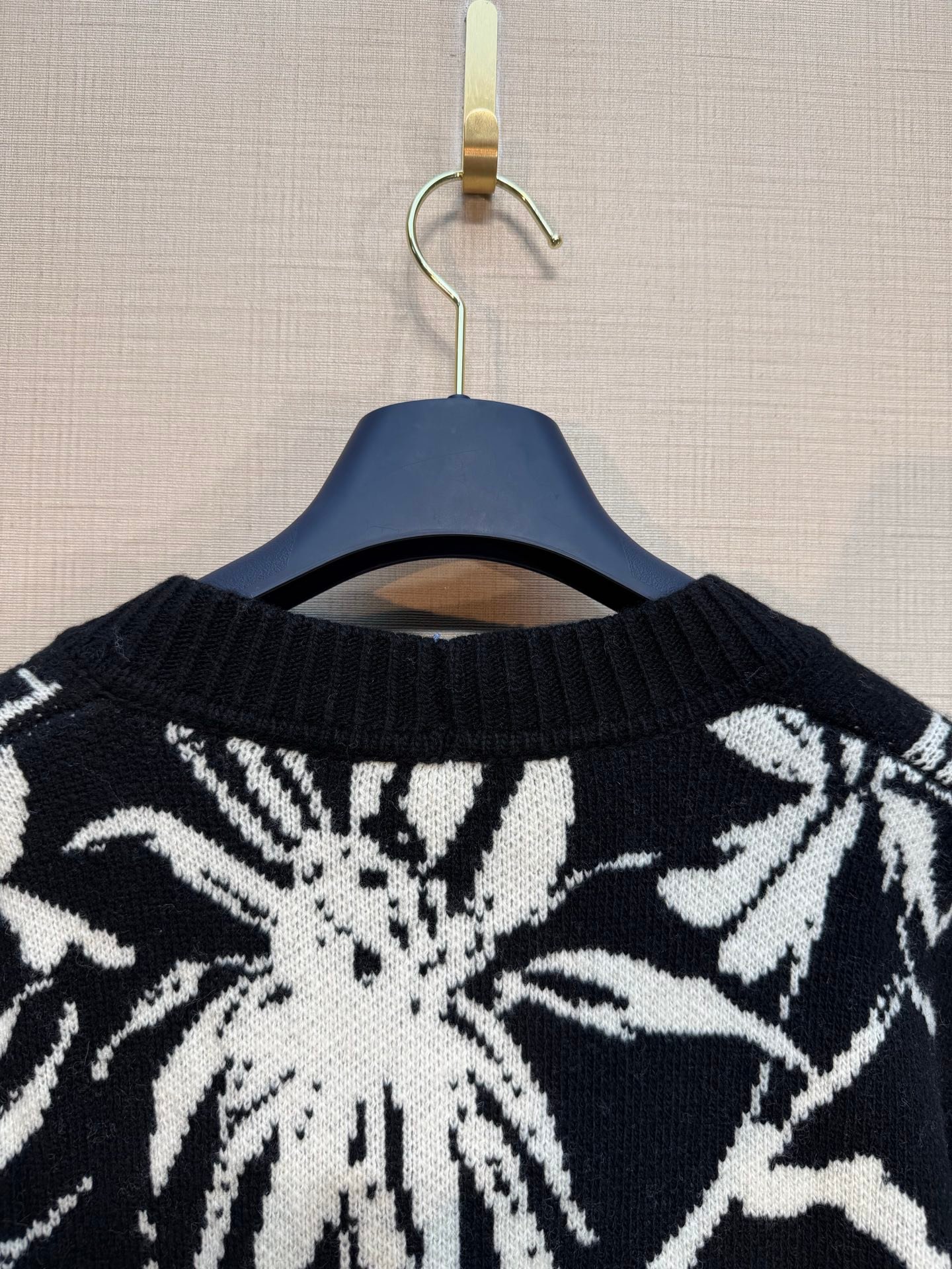 Louis Vuitton Thistle Jacquard Cardigan M6012102 - Image 5