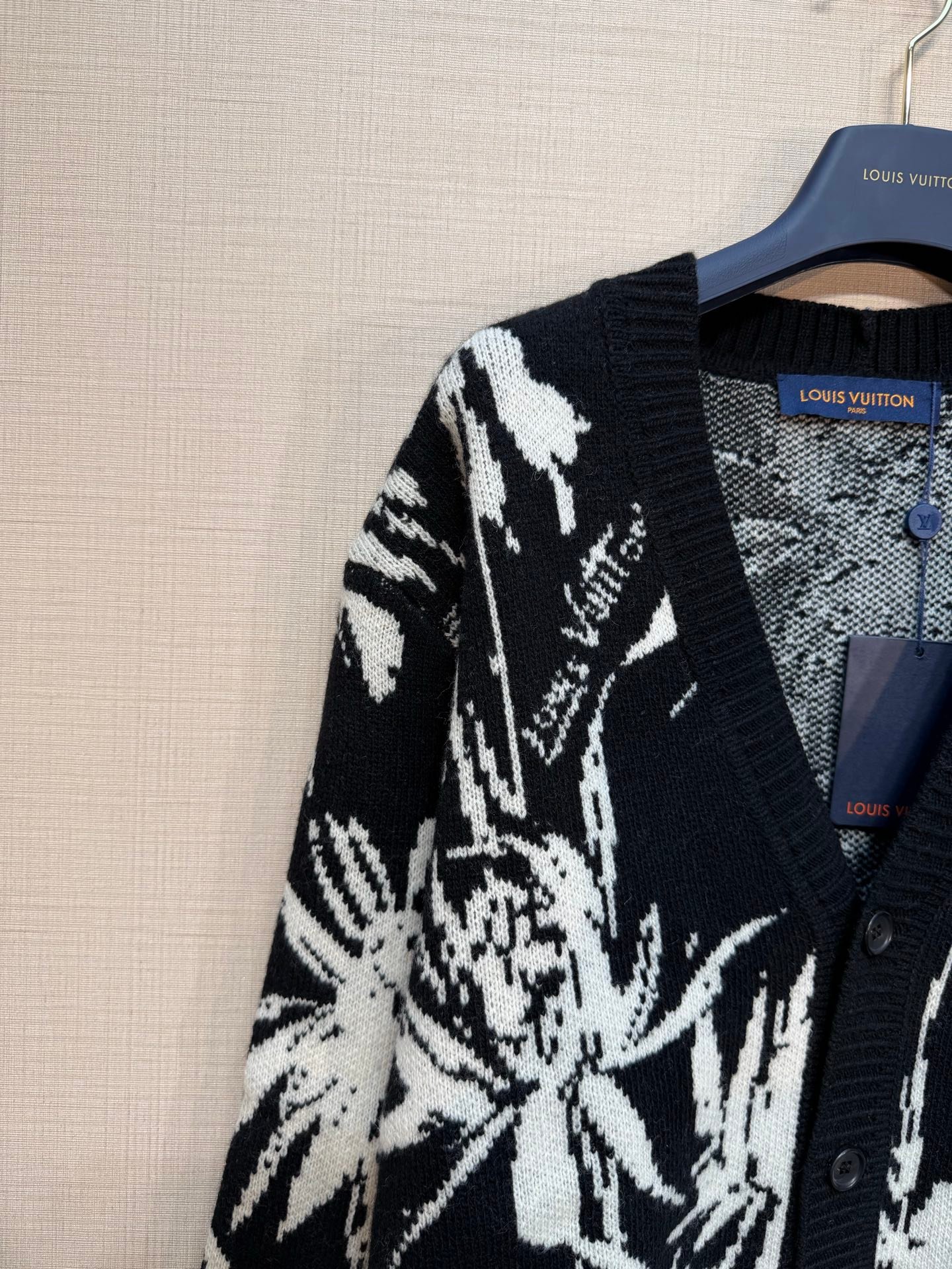 Louis Vuitton Thistle Jacquard Cardigan M6012102 - Image 6