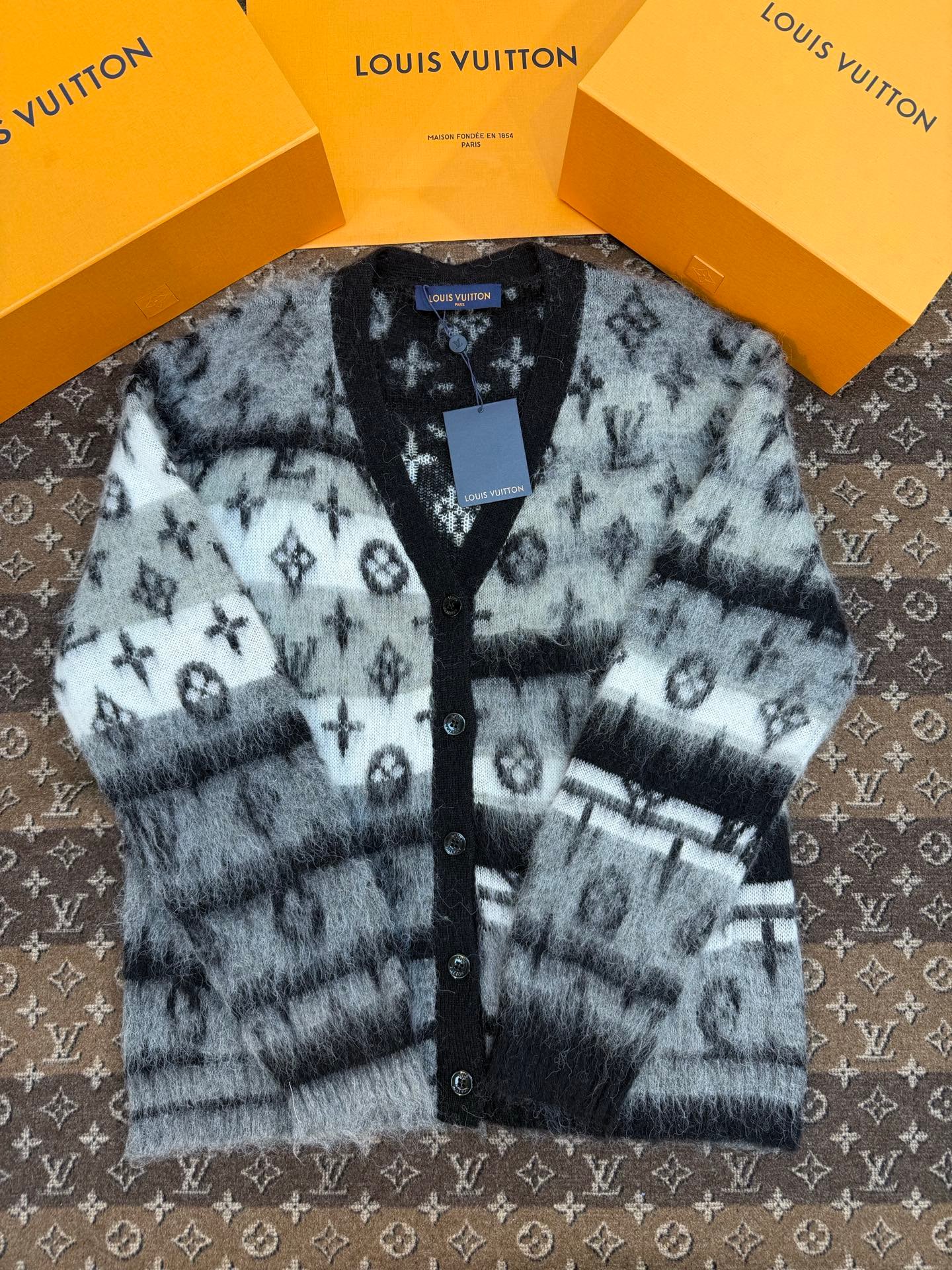 Louis Vuitton Monogram Mohair Cardigan M6012103