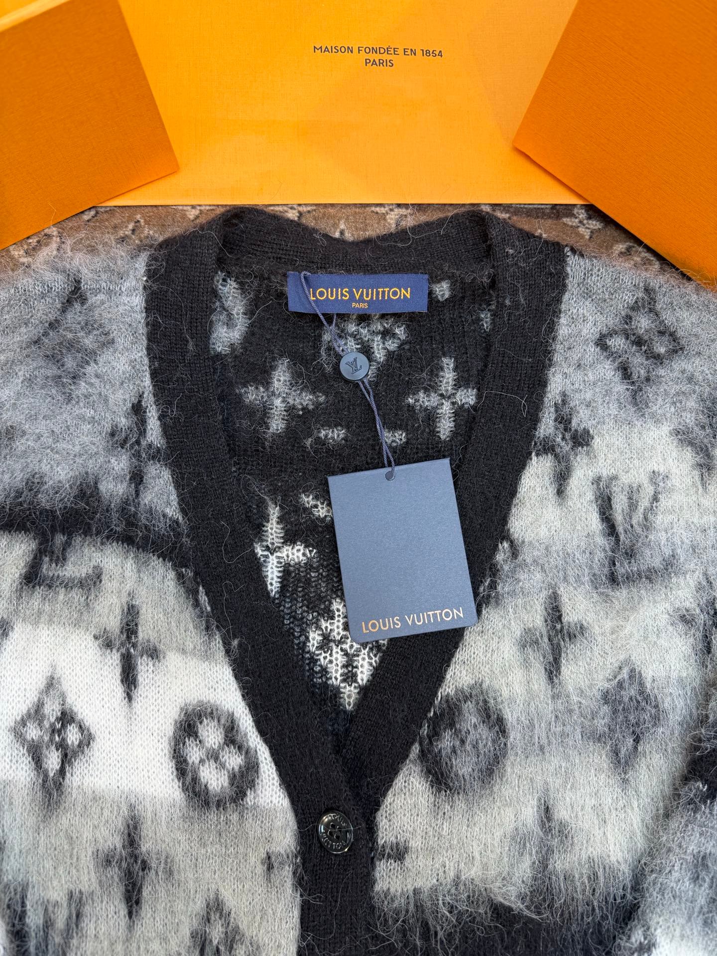 Louis Vuitton Monogram Mohair Cardigan M6012103 - Image 4