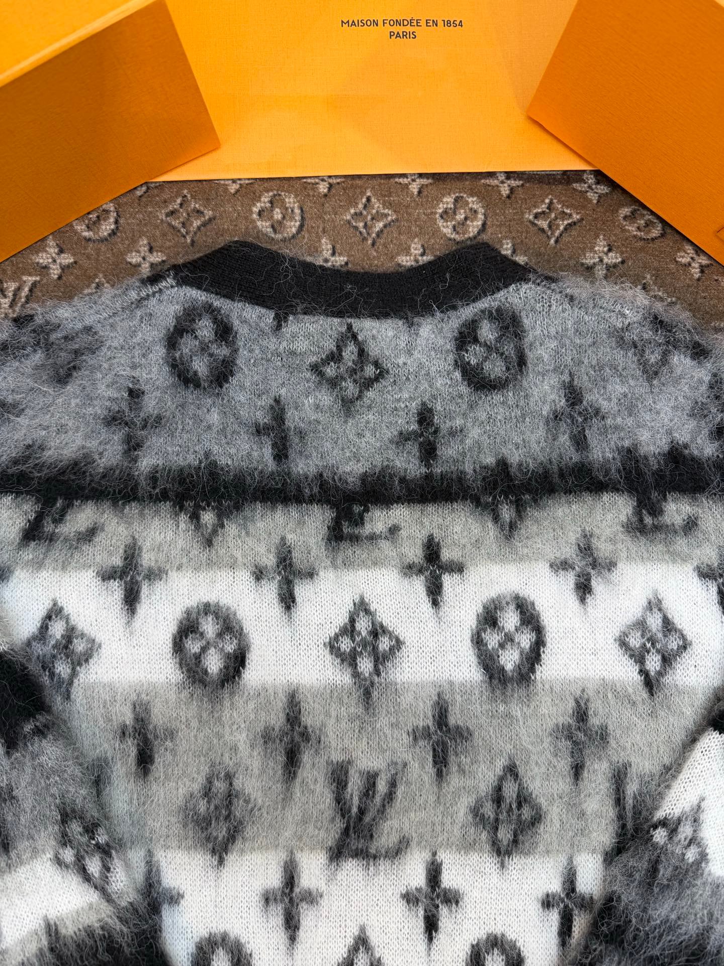 Louis Vuitton Monogram Mohair Cardigan M6012103 - Image 5