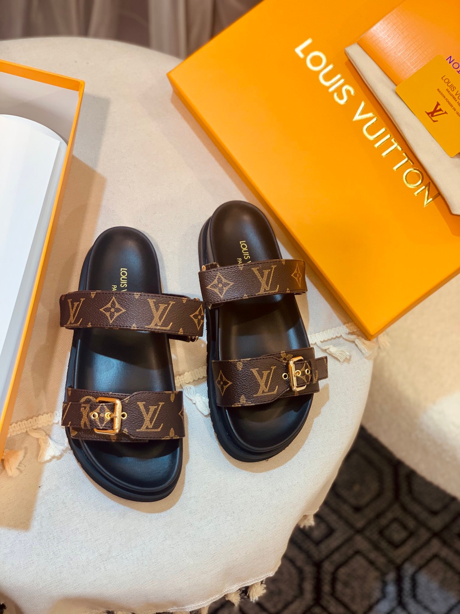 Louis Vuitton Bom Dia Flat Comfort Mule B6012101