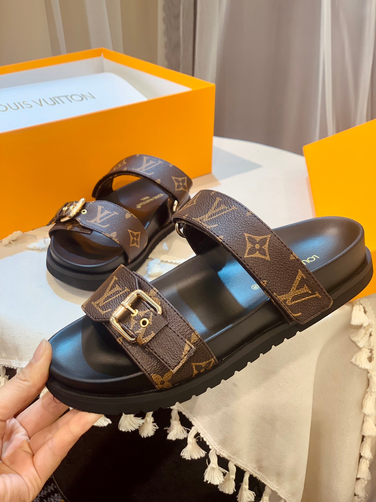 Louis Vuitton Bom Dia Flat Comfort Mule B6012101 - Image 4