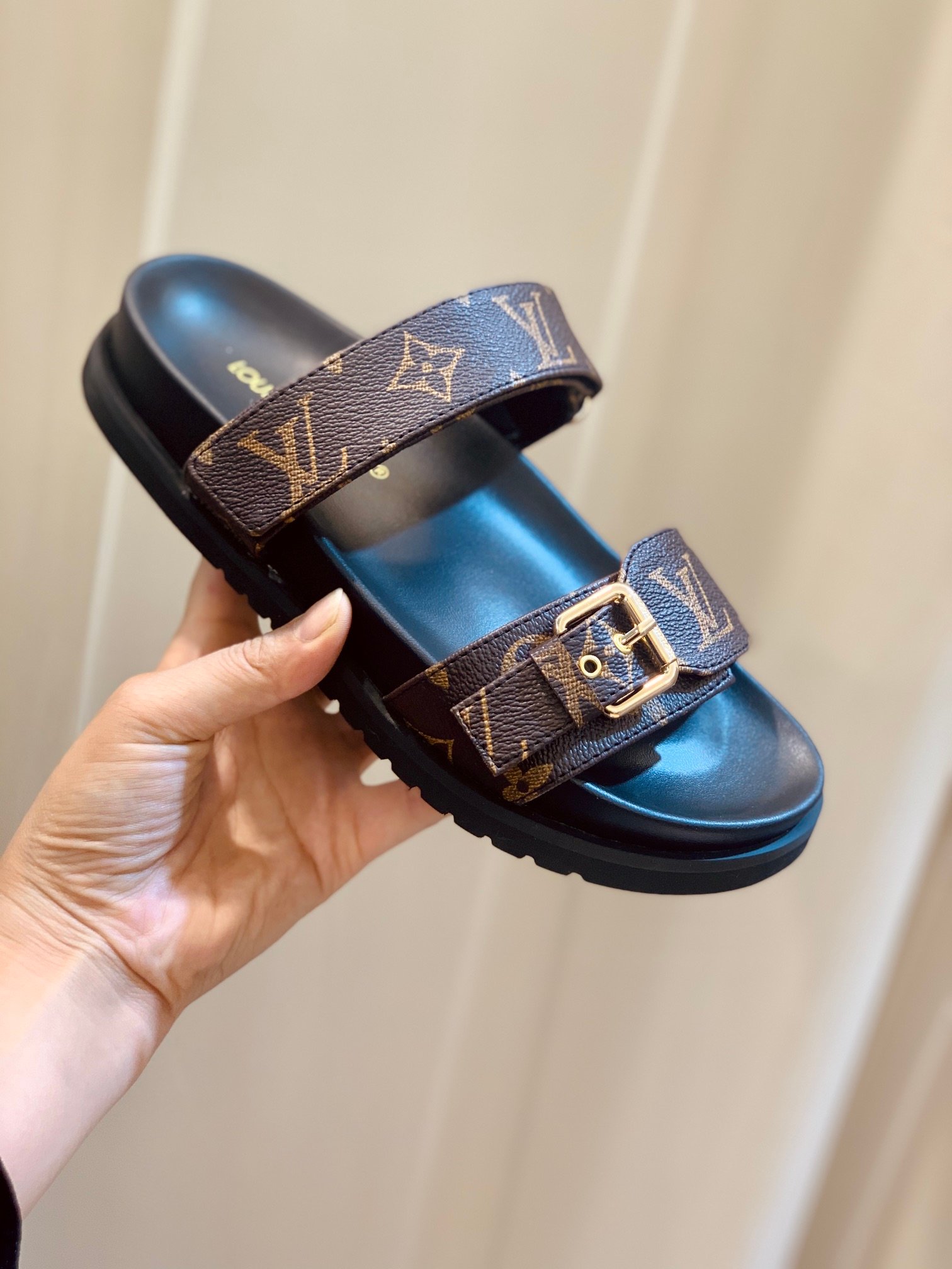 Louis Vuitton Bom Dia Flat Comfort Mule B6012101 - Image 8