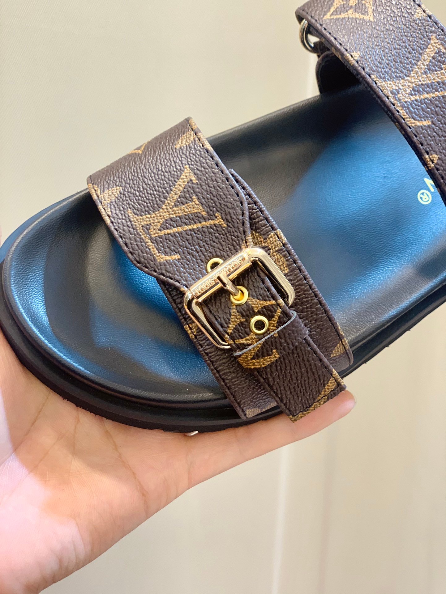 Louis Vuitton Bom Dia Flat Comfort Mule B6012101 - Image 9