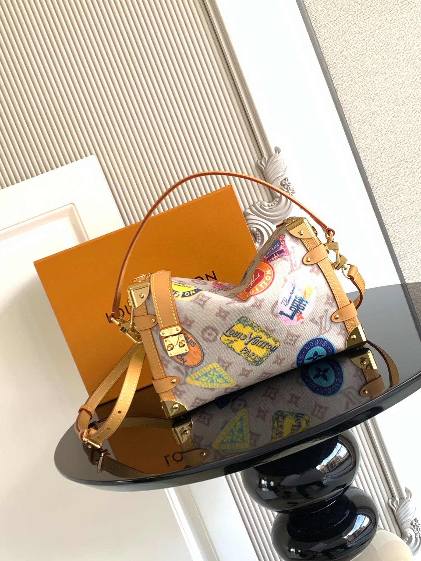 Louis Vuitton letter-pattern canvas handbag B6012109 - Image 2