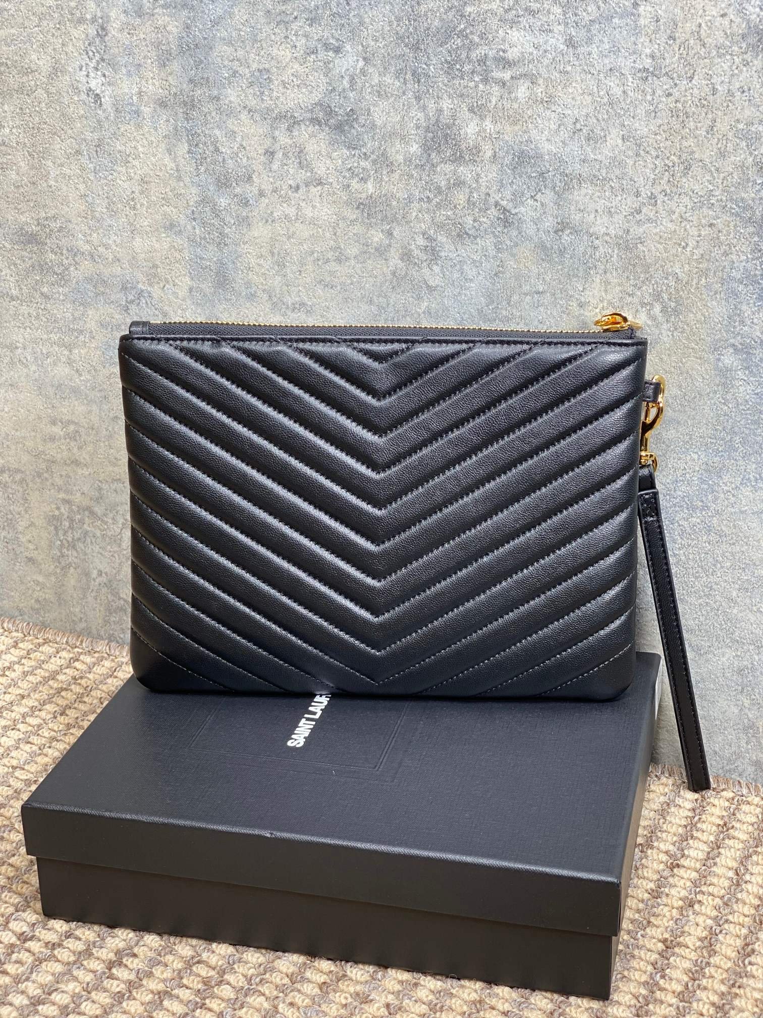 YSL handbag B6012607 - Image 3