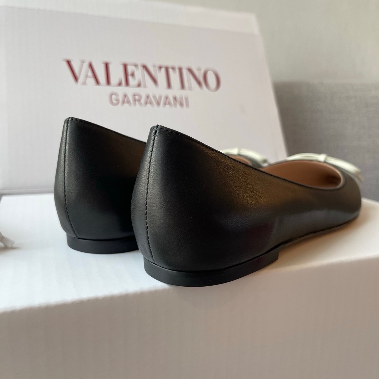 Valentinino Color-Plaid Bow-Tipped Flat Sandals B6012707 - Image 5