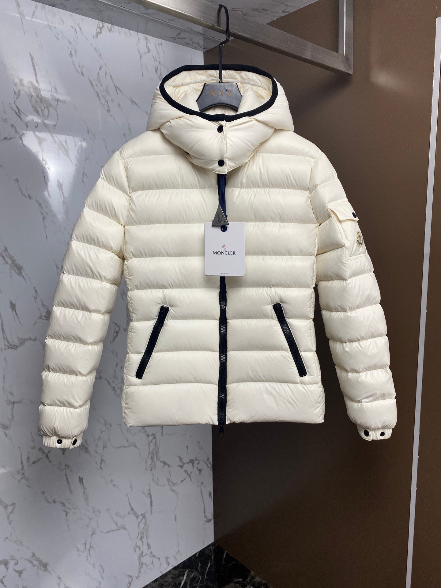 Moncler Sheen Jacquard Down Jacket W6013001 - Image 6