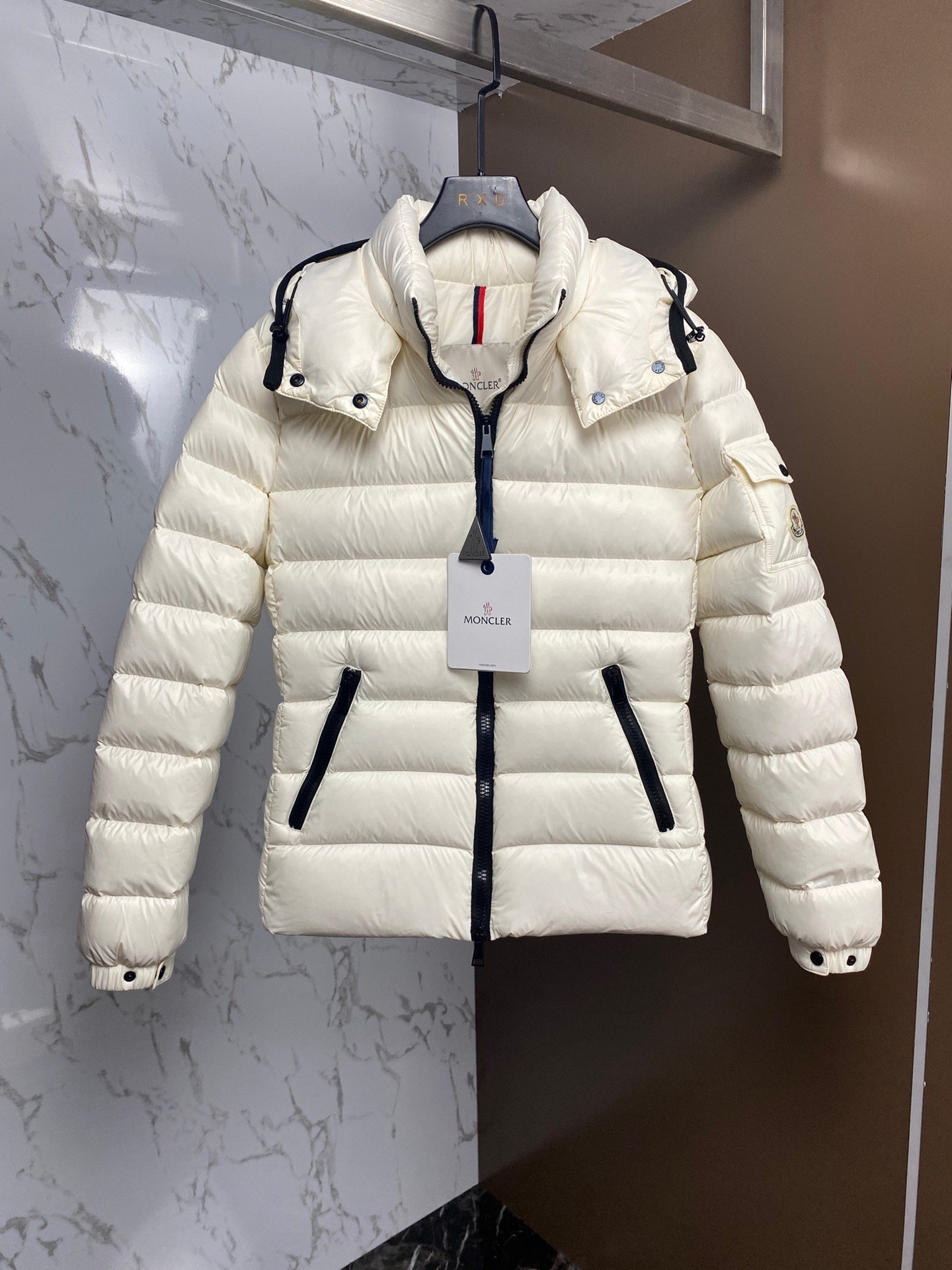 Moncler Sheen Jacquard Down Jacket W6013001 - Image 7