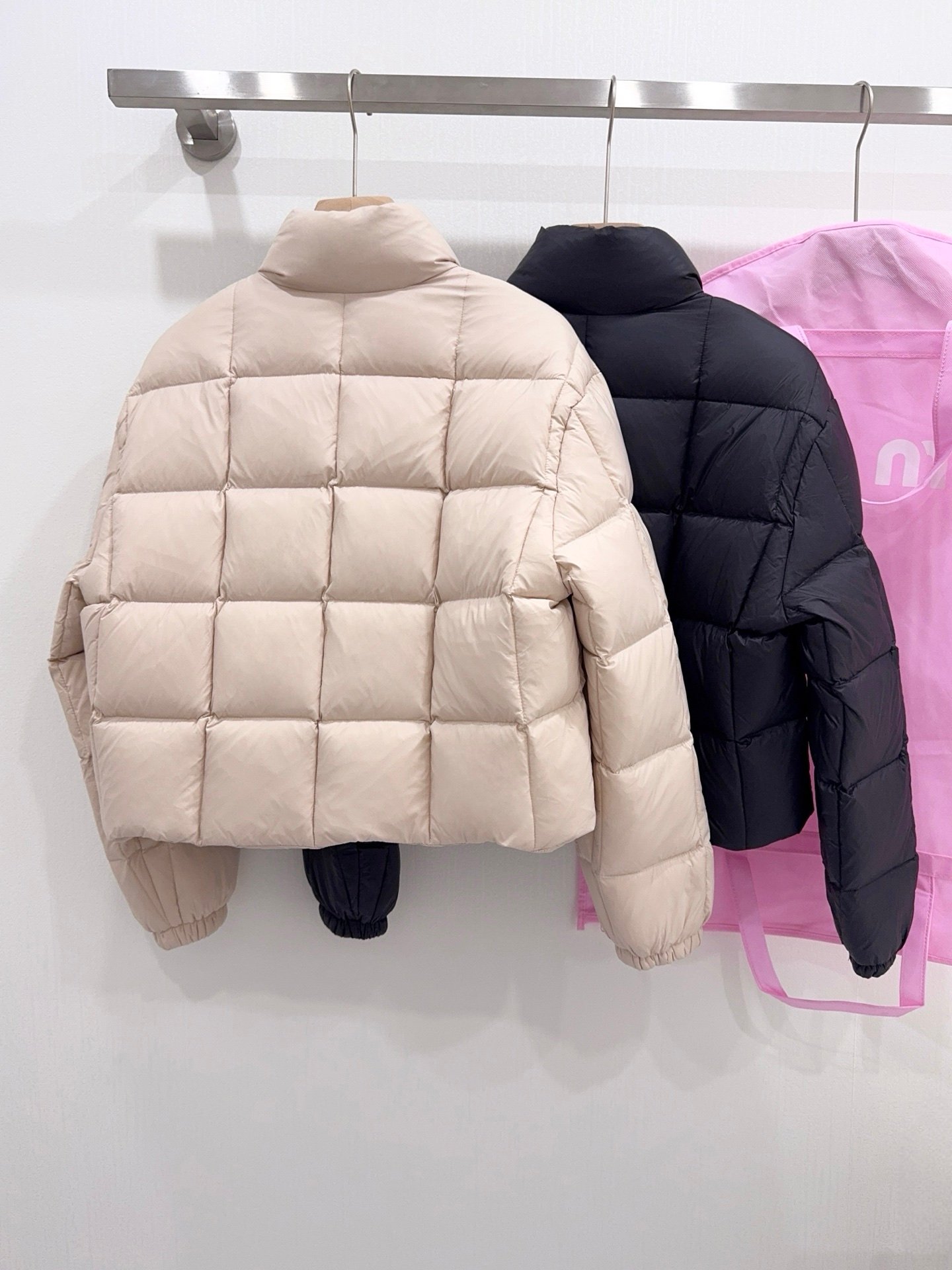 Miu Miu cropped down jacket W6013002 - Image 5