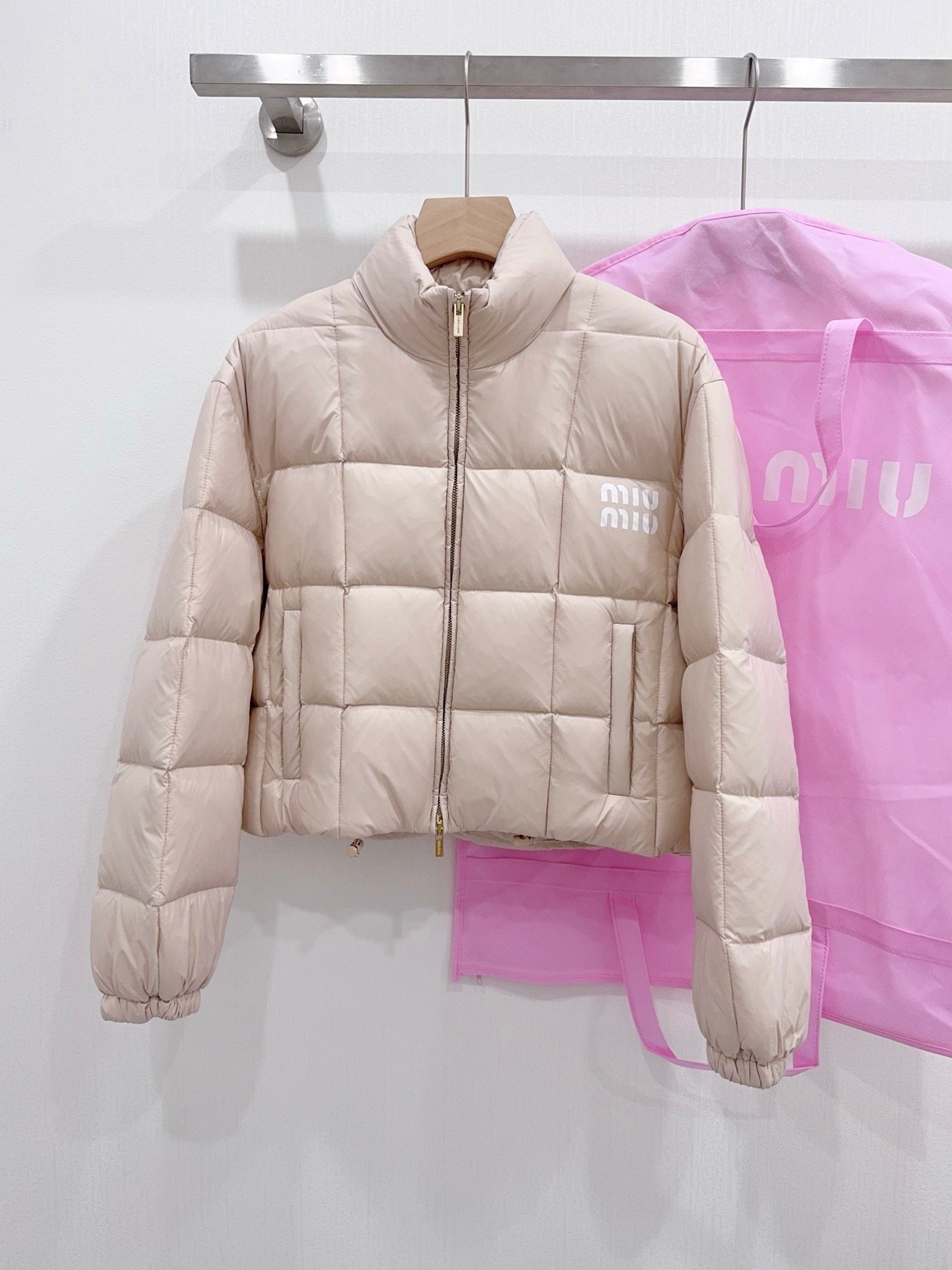 Miu Miu cropped down jacket W6013002 - Image 6