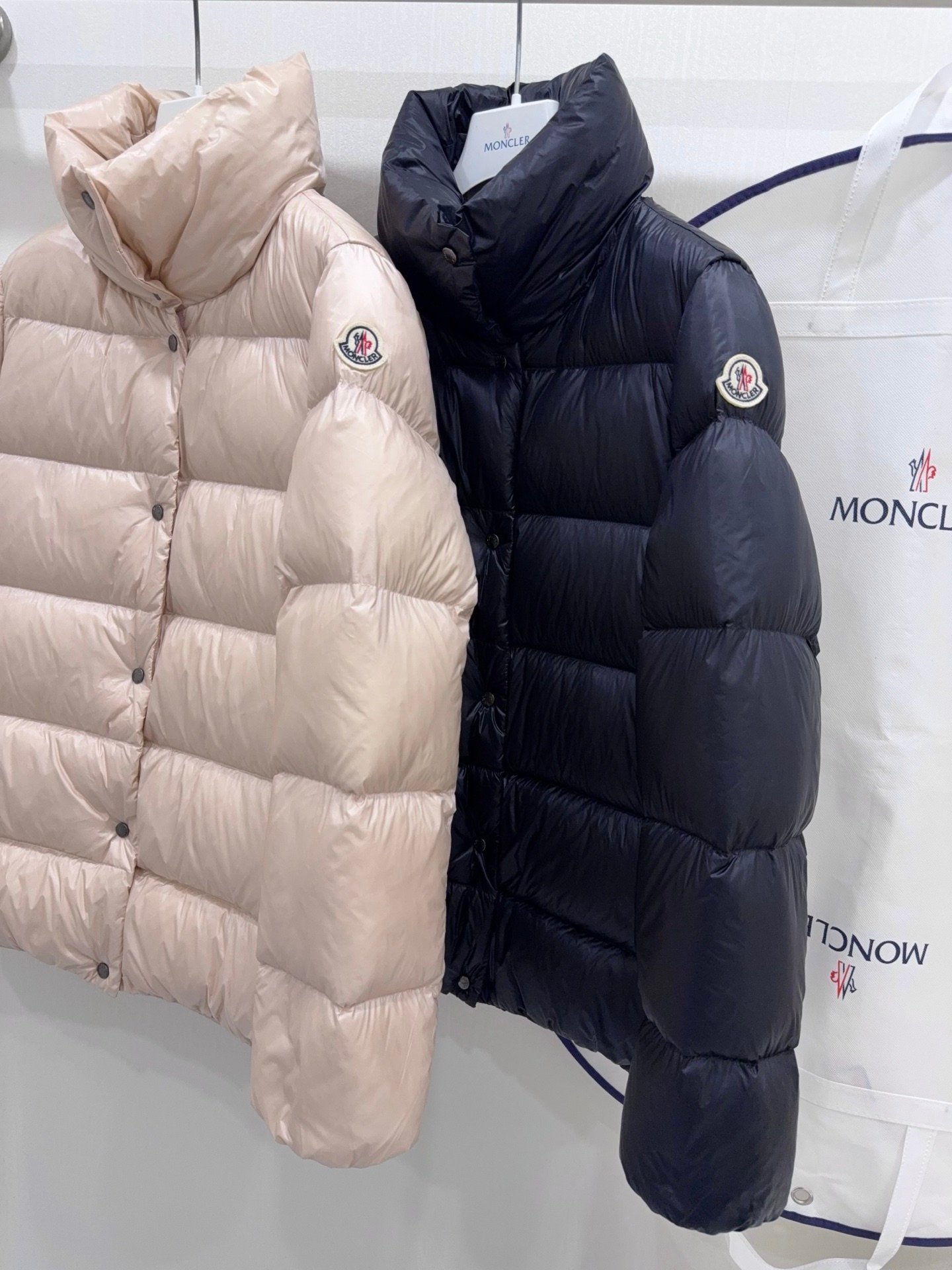 Moncler Cochevis Down Jacket W6013003 - Image 3