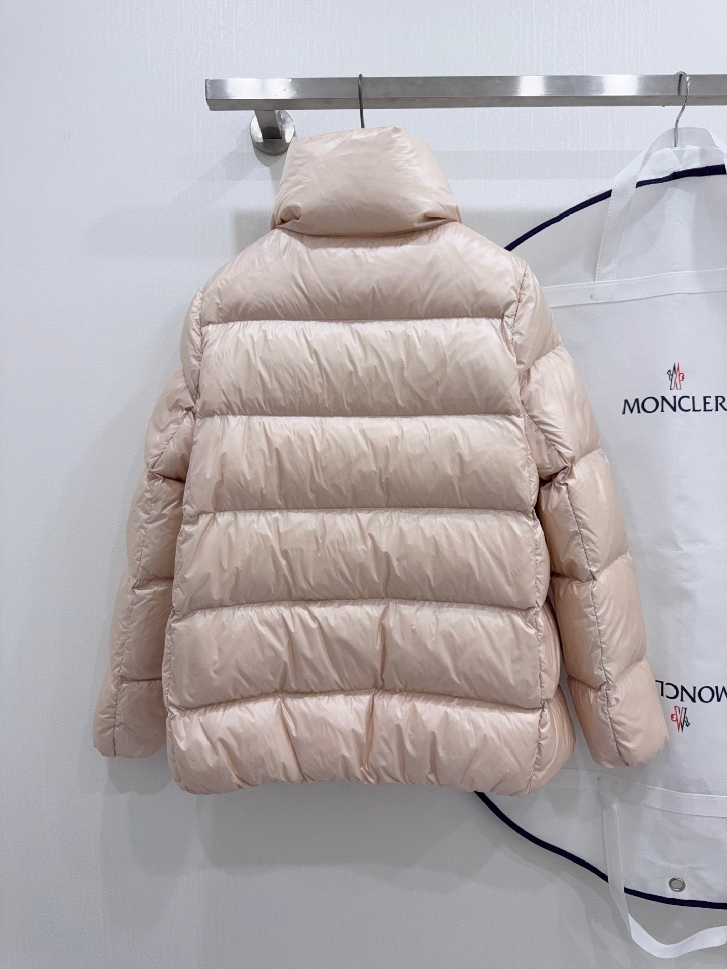 Moncler Cochevis Down Jacket W6013003 - Image 8