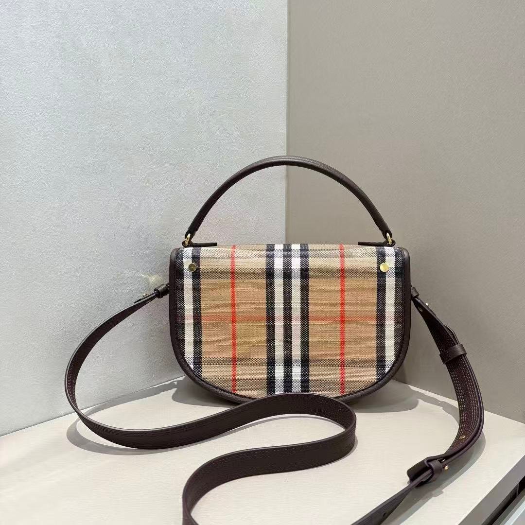 Burberry Highlands Crossbody Bag B6022707 - Image 3