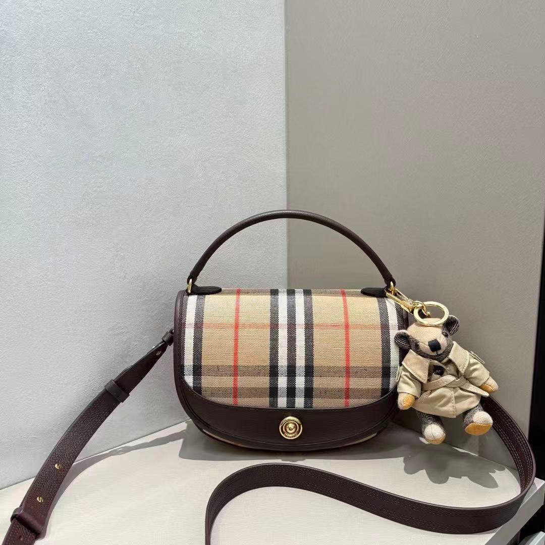 Burberry Highlands Crossbody Bag B6022707 - Image 2