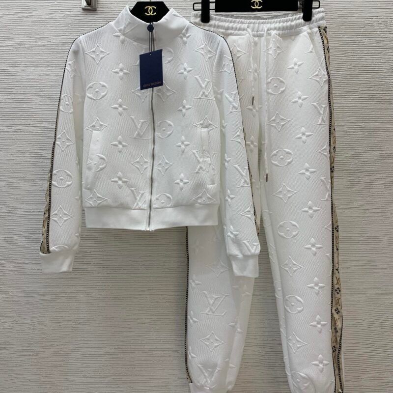 LV Three-Dimensional Embossed Side-By-Side Color-Contrasting Patchwork Fashion Casual Sports Set W6020403