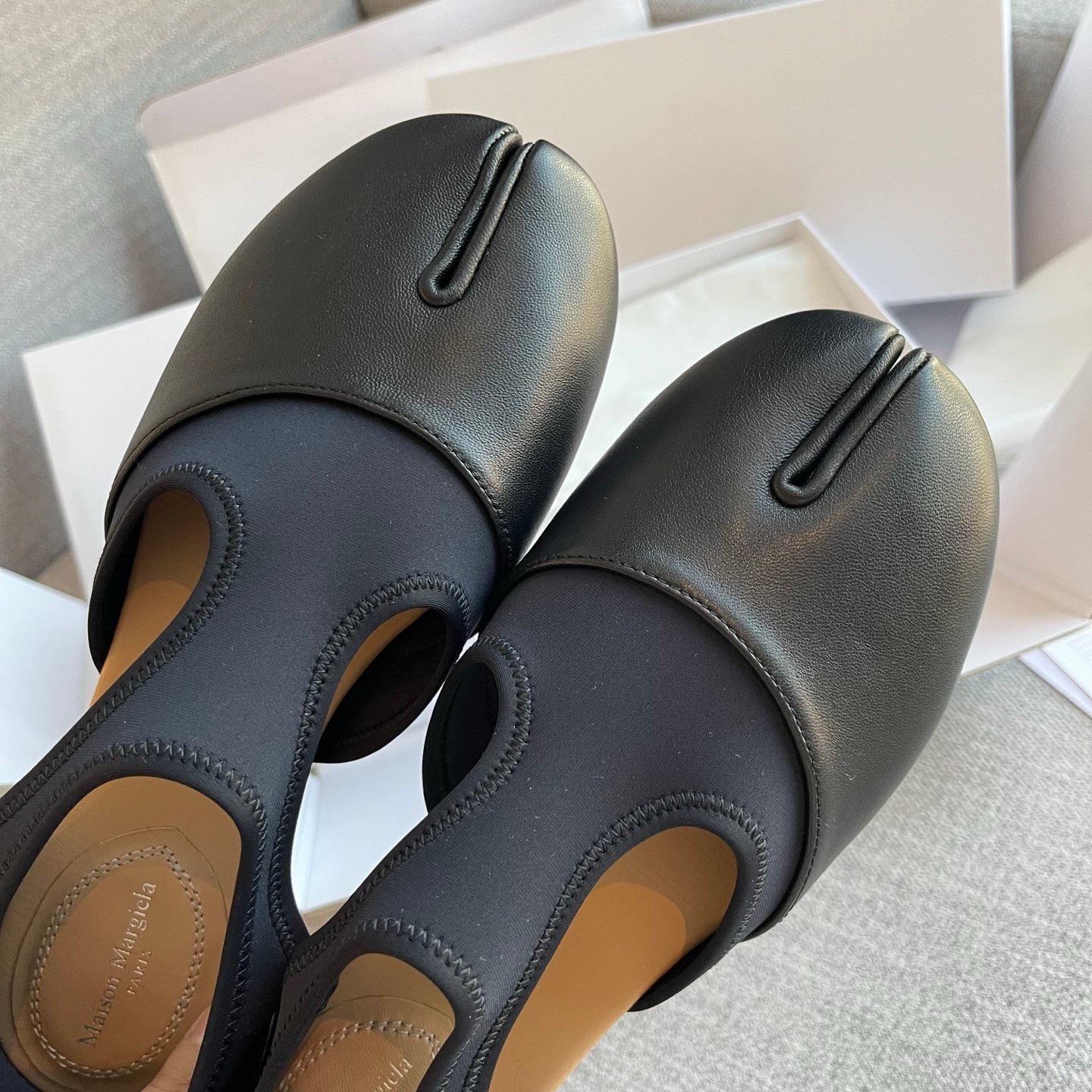 Maison Margiela Tabi Jazz slippers crafted from leather B6020405 - Image 8