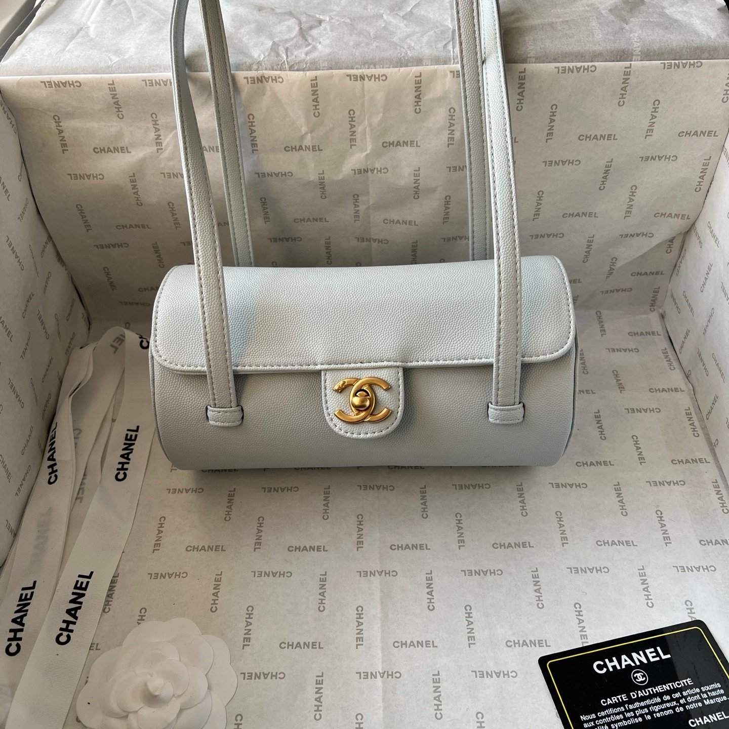 Chanel Small bowling bag B6020703 - Image 2