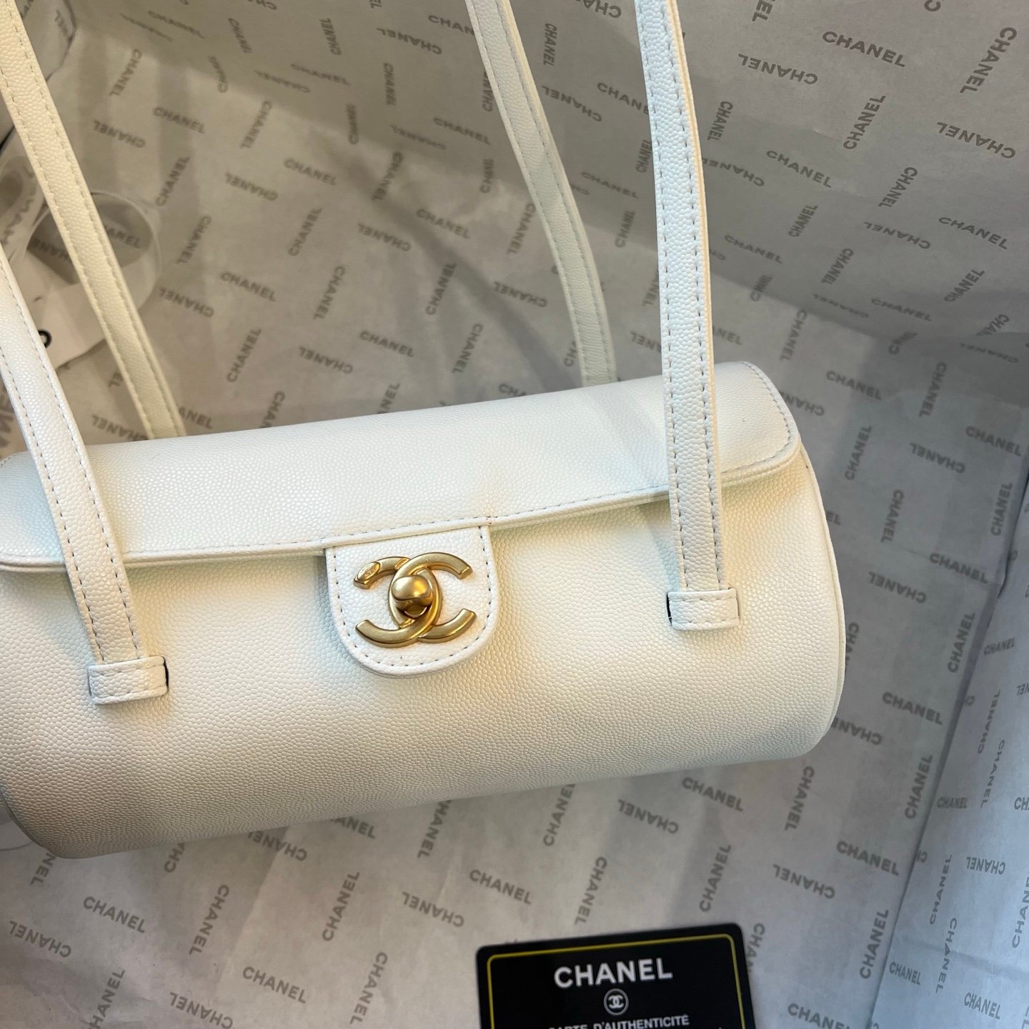 Chanel Small bowling bag B6020703 - Image 9