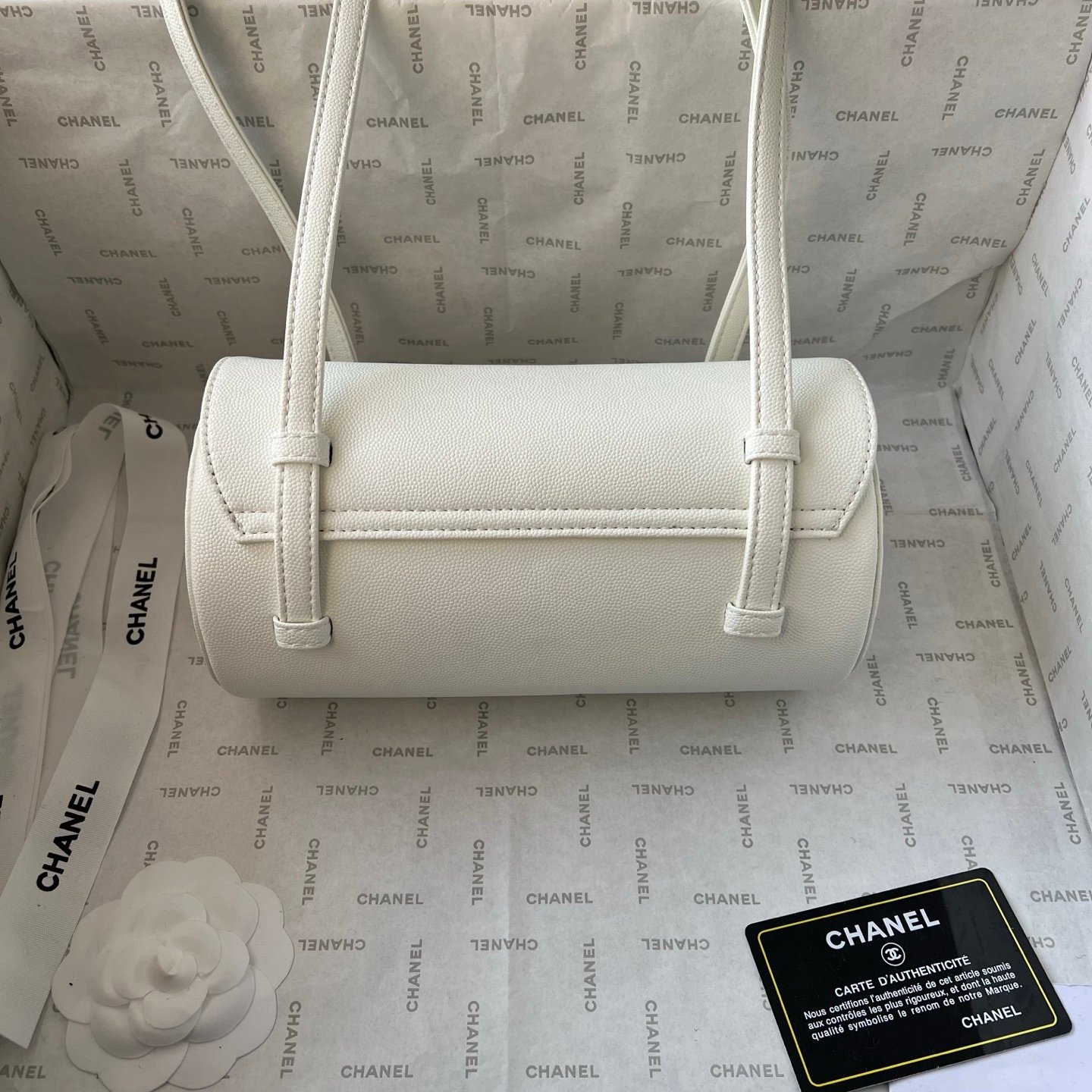 Chanel Small bowling bag B6020703 - Image 10