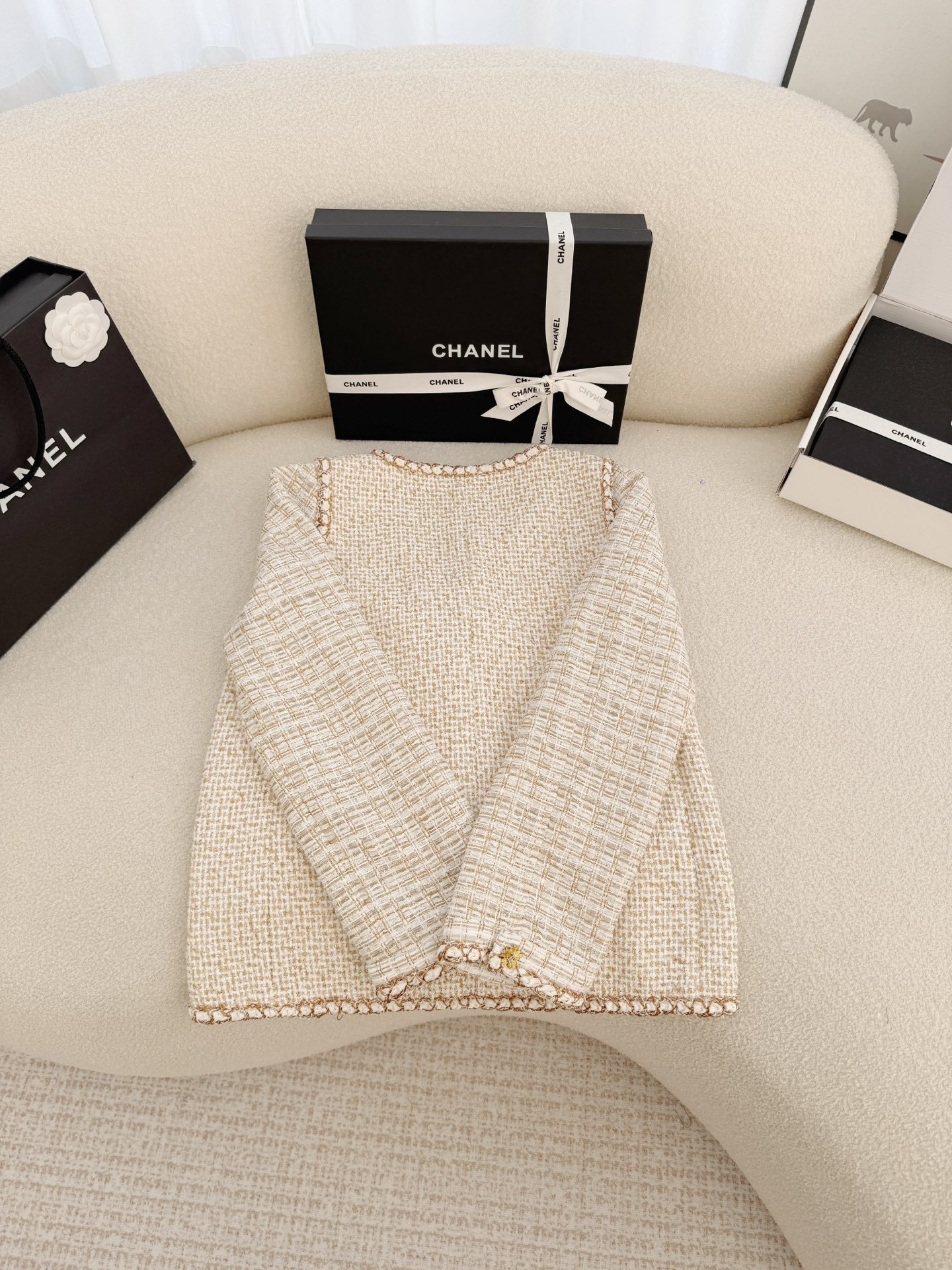 CHANEL tweed coat W6021002 - Image 3