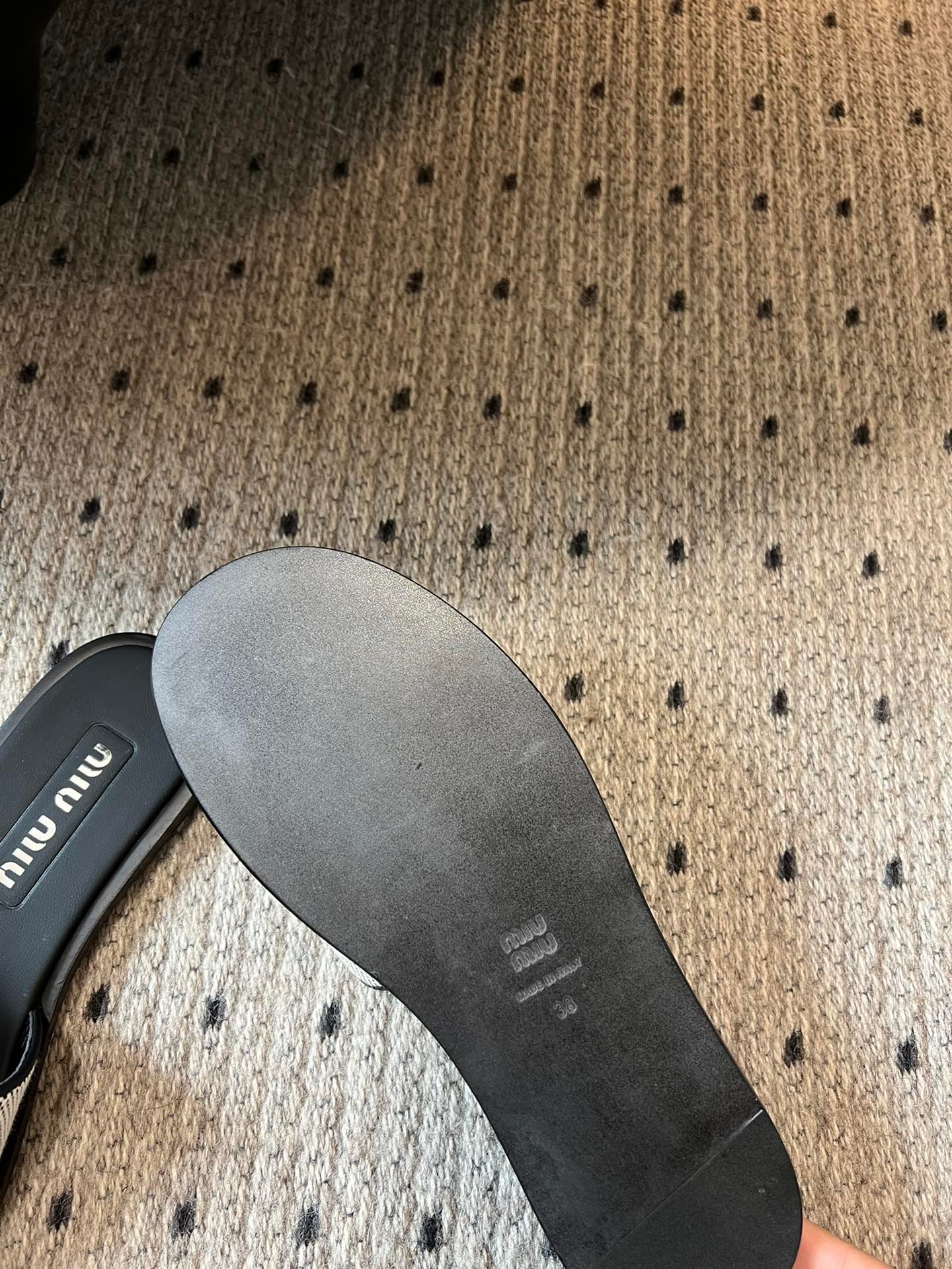 Miu Miu 25ss Flat Knitted Lettered Flat Sandals B6021203 - Image 3