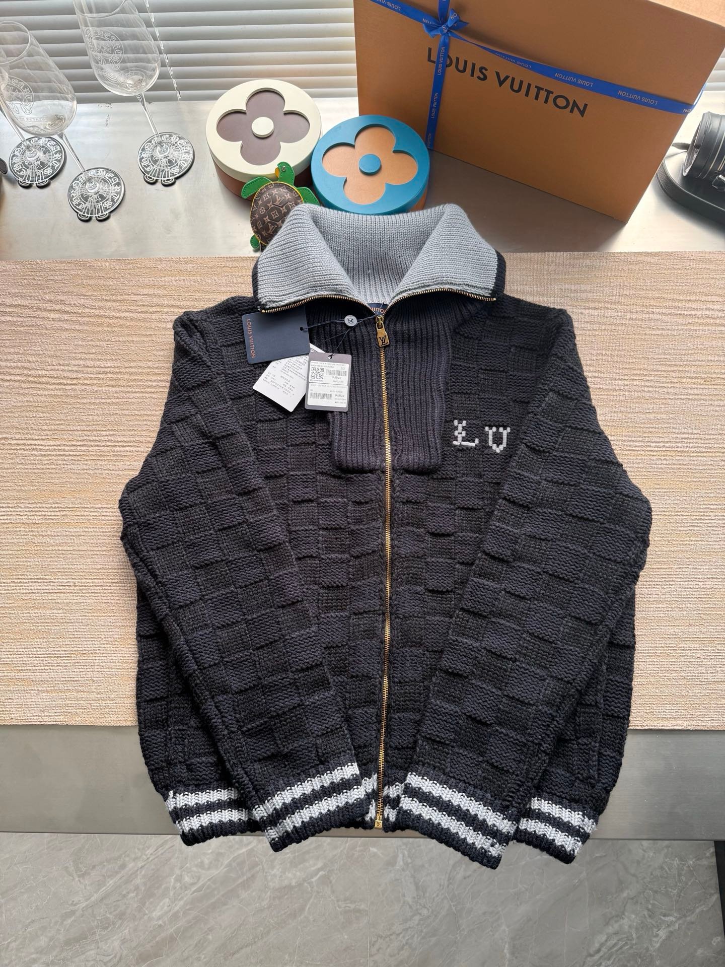 Louis Vuitton embroidered letter logo knitted waistcoat jacket W6021603