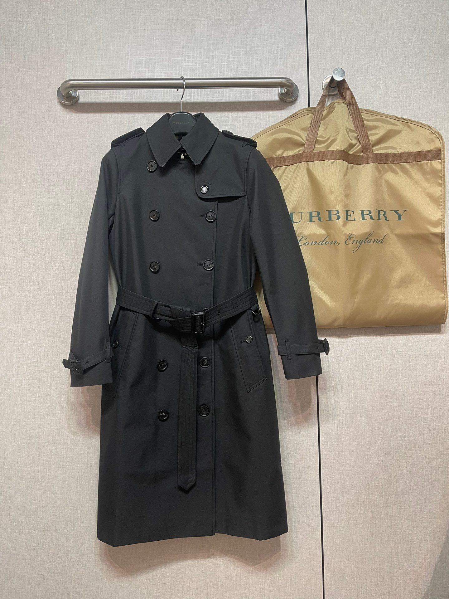 Burberry Classic Tan Trench Coat Jacket W6022302 - Image 5