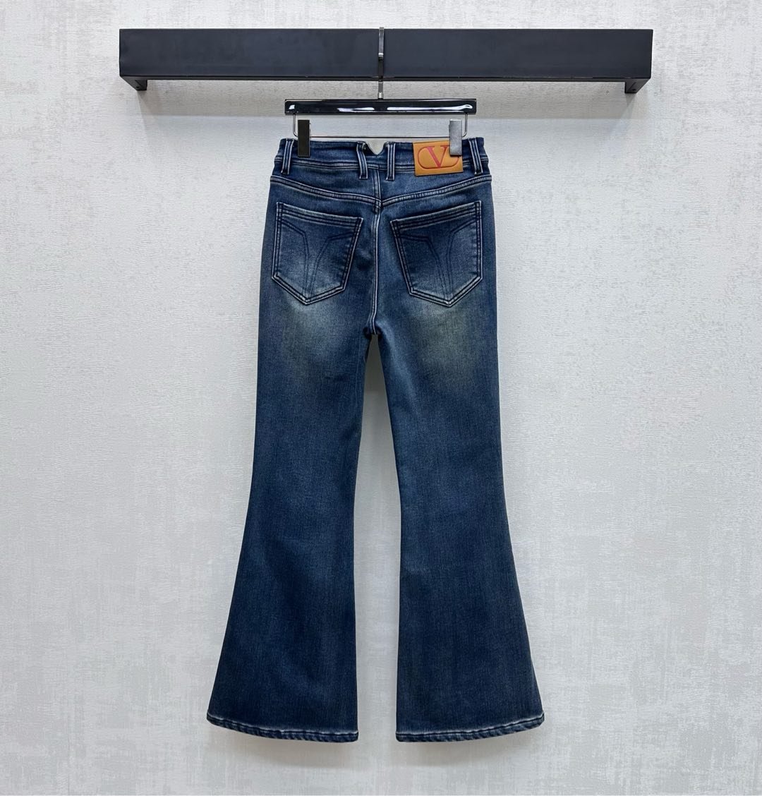 Valentino high-rise jeans W6022305 - Image 3