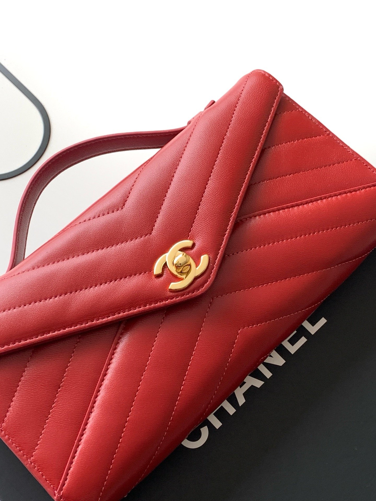 Chanel Chevron Calfskin Flap Bag B6022408 - Image 4
