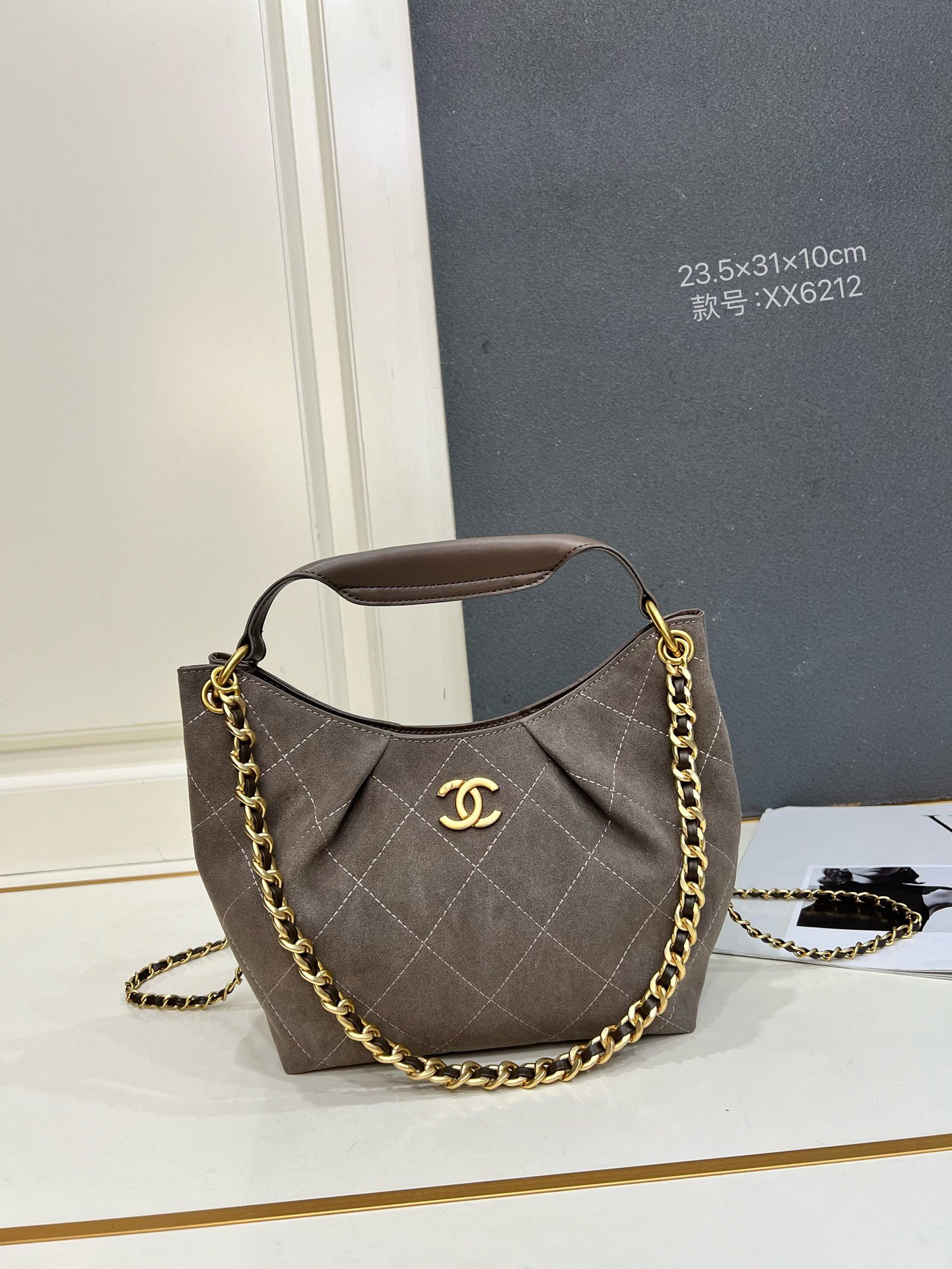 CHANEL handbag B6022603